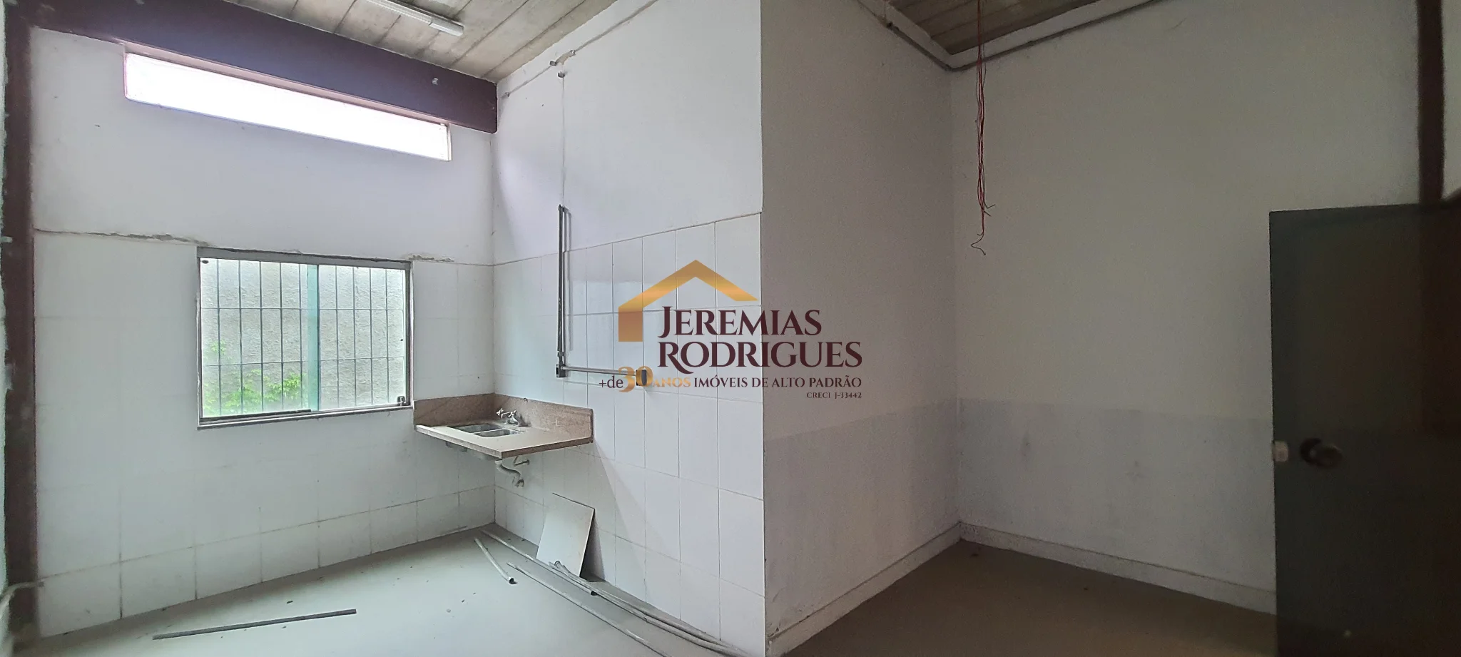 Galpão comercial para alugar em Pindamonhangaba/SP.