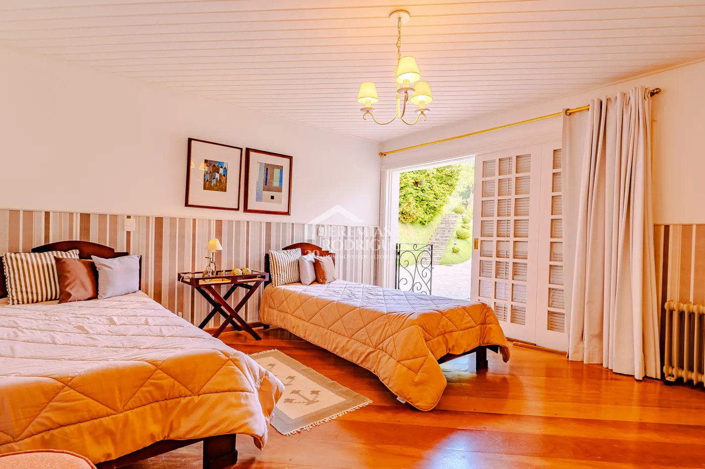 Casa com 6 suítes, 700 m² - Condomínio Vila Simonsen - Campos do Jordão/SP.