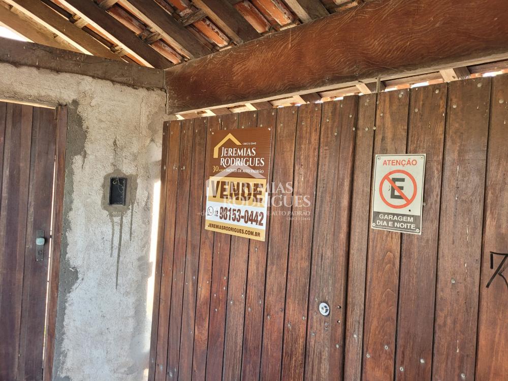 Espetacular casa térrea com piscina, quintal amplo e ótima localização - Pindamonhangaba/SP