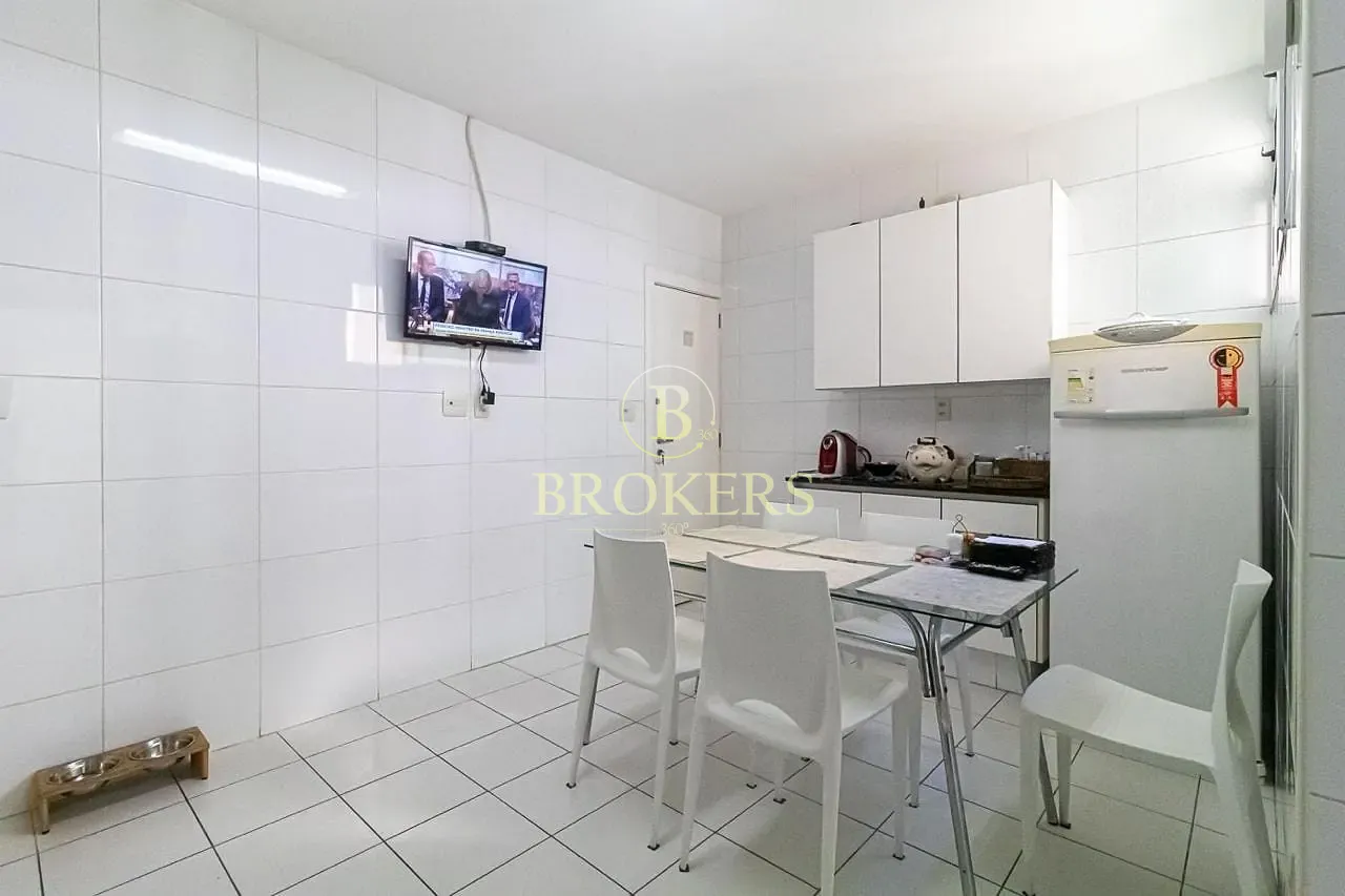 Apartamento à venda, Rua Miguel Lemos - Copacabana. Duplex modernizado, 3 quartos, sendo 1 suíte co