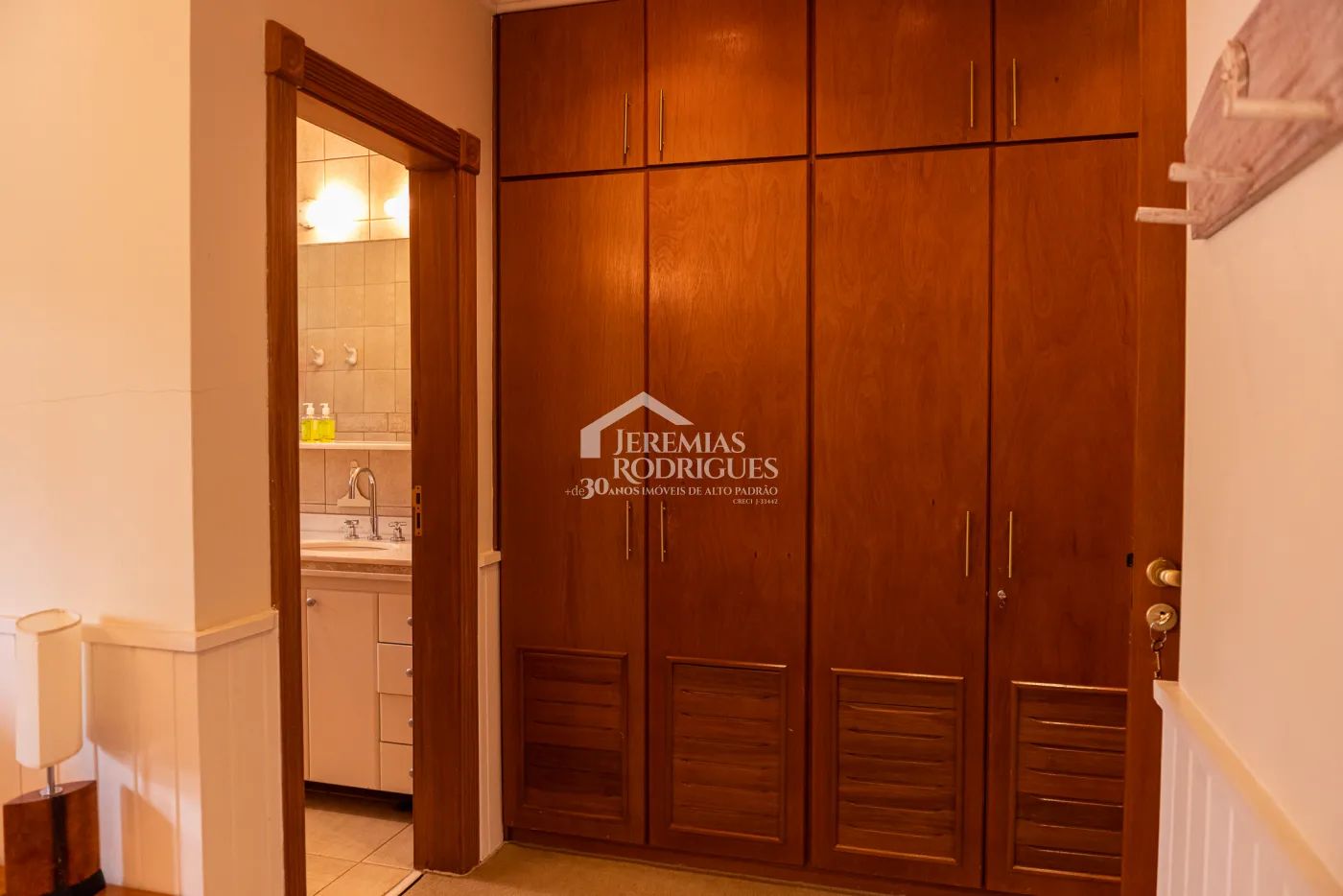 Mansão com 7 suítes, 1.200 m² - Condomínio Vila Simonsen - Campos do Jordão/SP