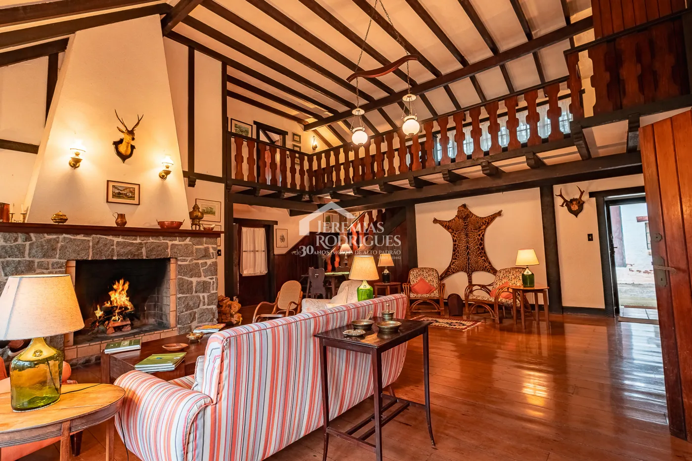 Casa com 9 dormitórios, 694 m² - Condomínio Reserva Figueiredo - Campos do Jordão/SP