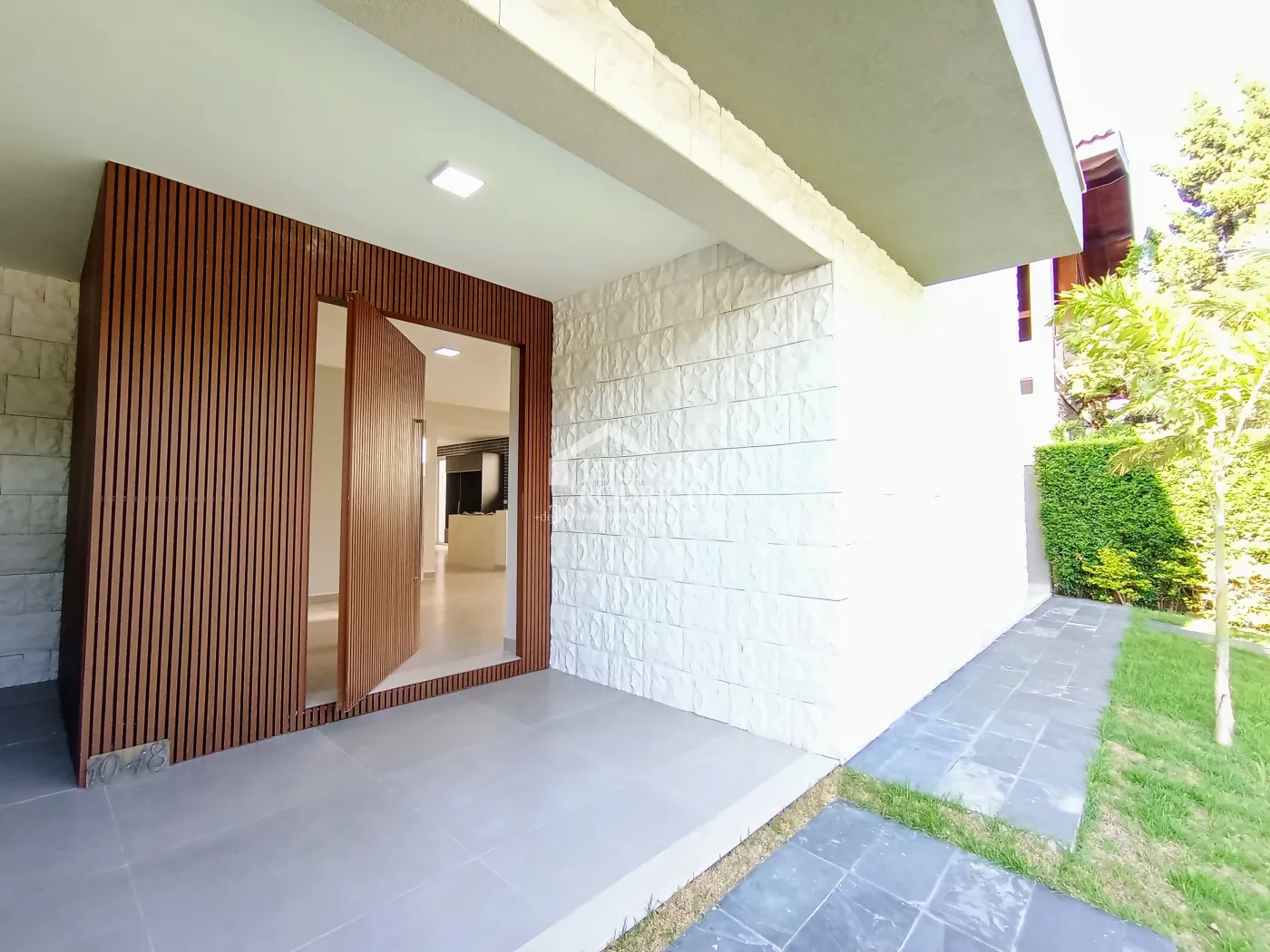 Casa à venda com 3 dormitórios no Condomínio Taubaté Village em Taubaté/SP.