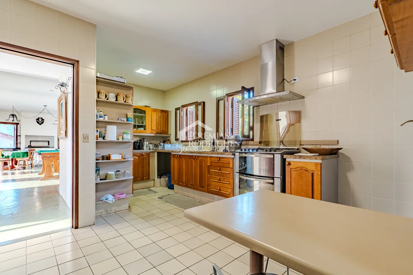 Mansão à venda com 7suítes no Condomínio Santa Rita em Ubatuba/SP.