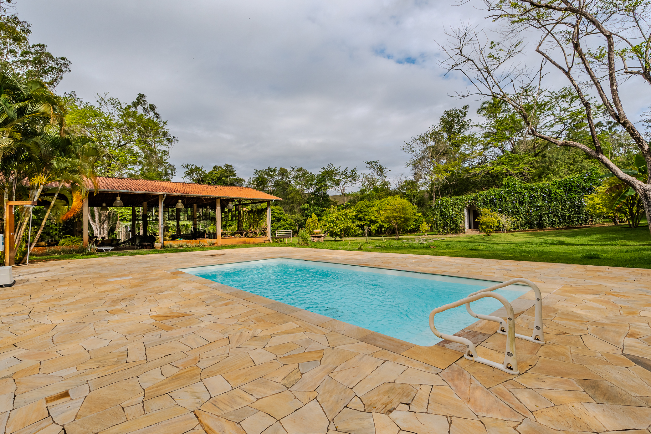 Sitio à venda com 9 dormitórios em São Luiz do Paraitinga/SP.