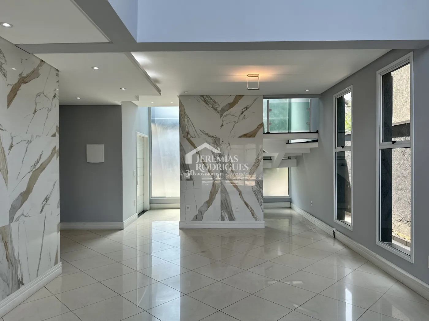 Sobrado com 3 dormitórios, 302 m2 - Condomínio Campos do Conde II - Tremembé/SP.