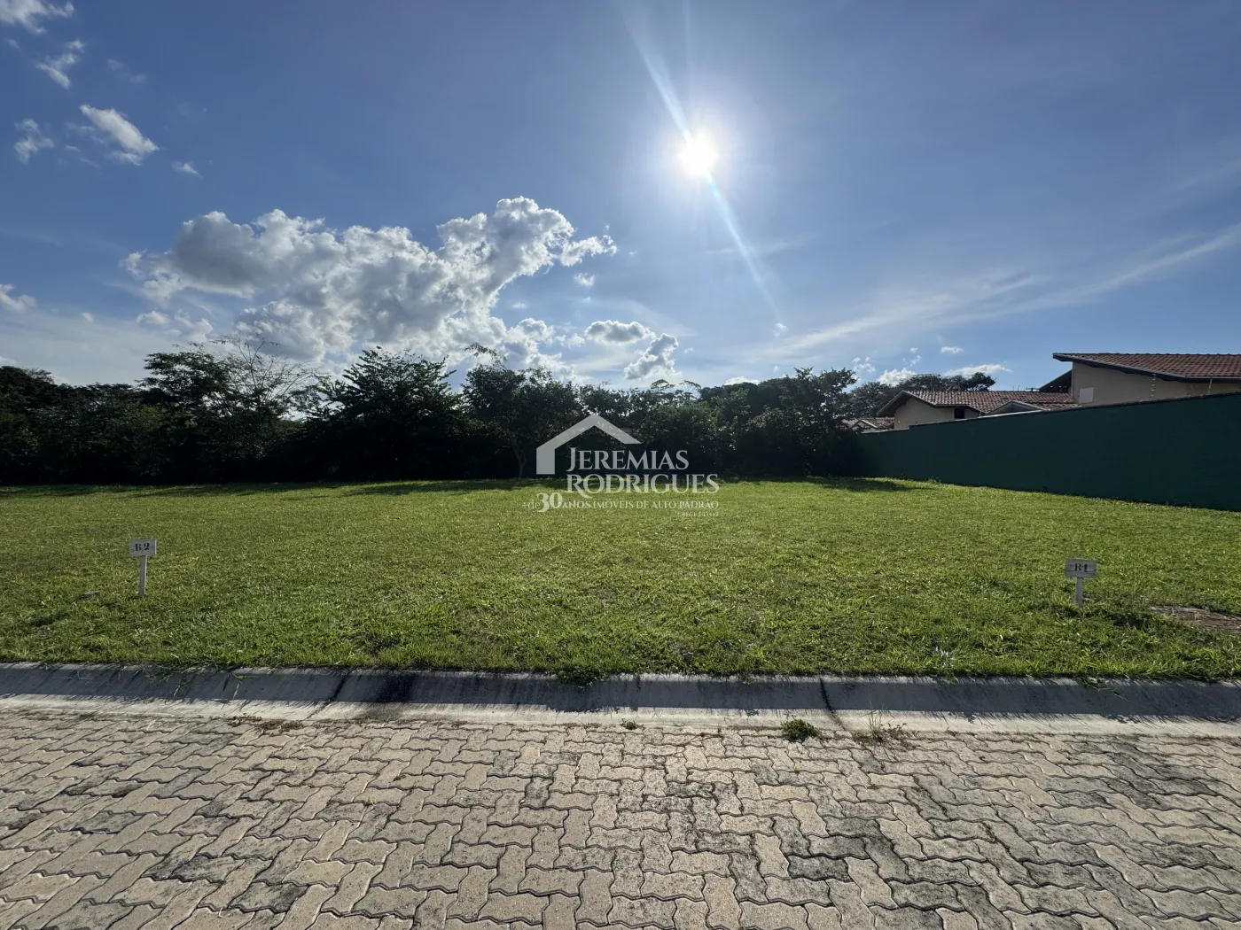 Terreno à venda com 250 m² no Condomínio Jardim Secreto em Tremembé/SP
