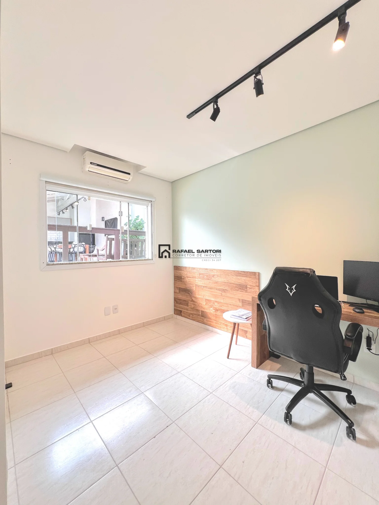 CASA COM 03 QUARTOS NO AMIZADE