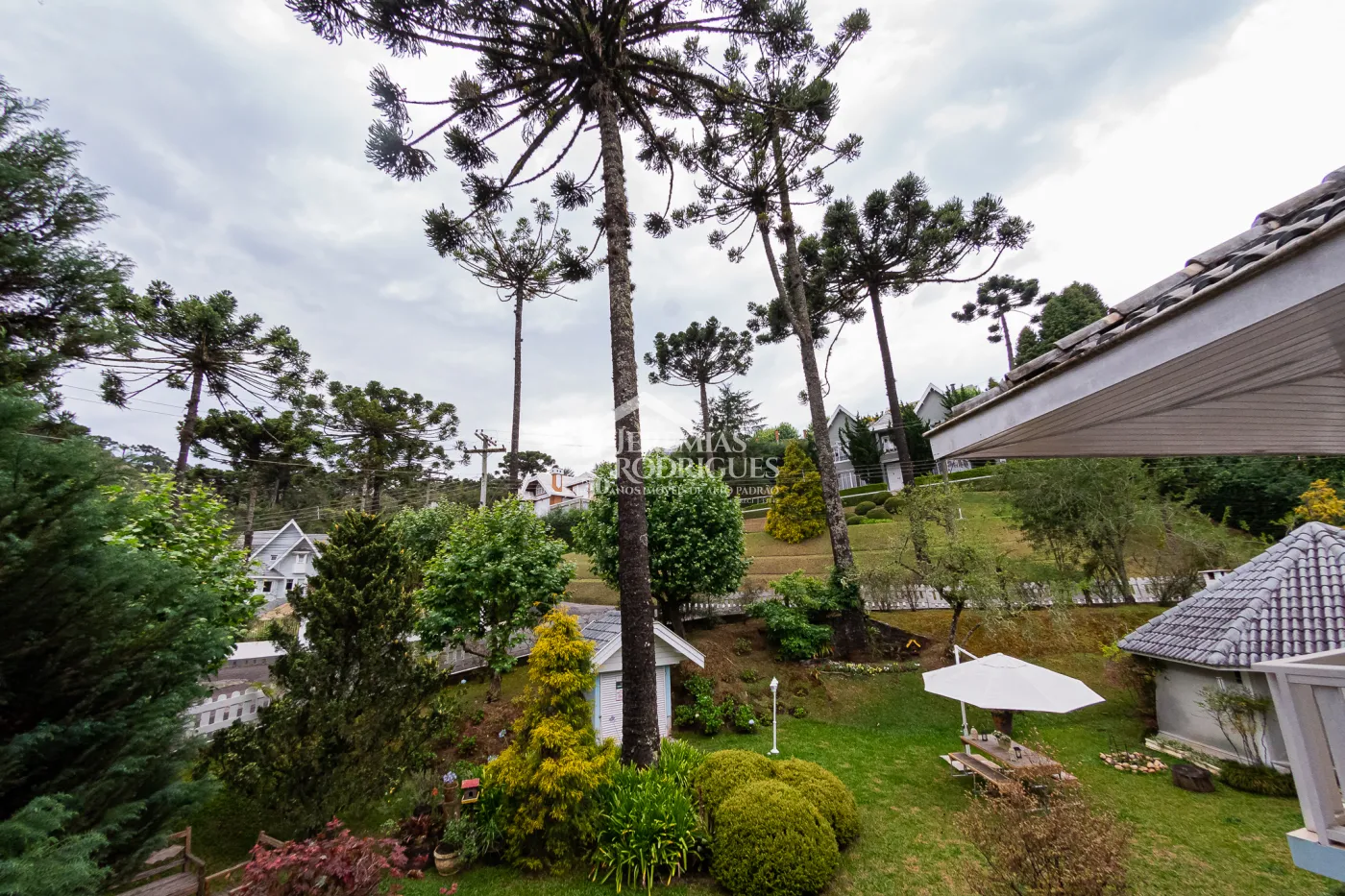 Casa com 7 dormitórios, 350 m² - Condomínio Aldeia Austríaca - Campos Jordão/SP