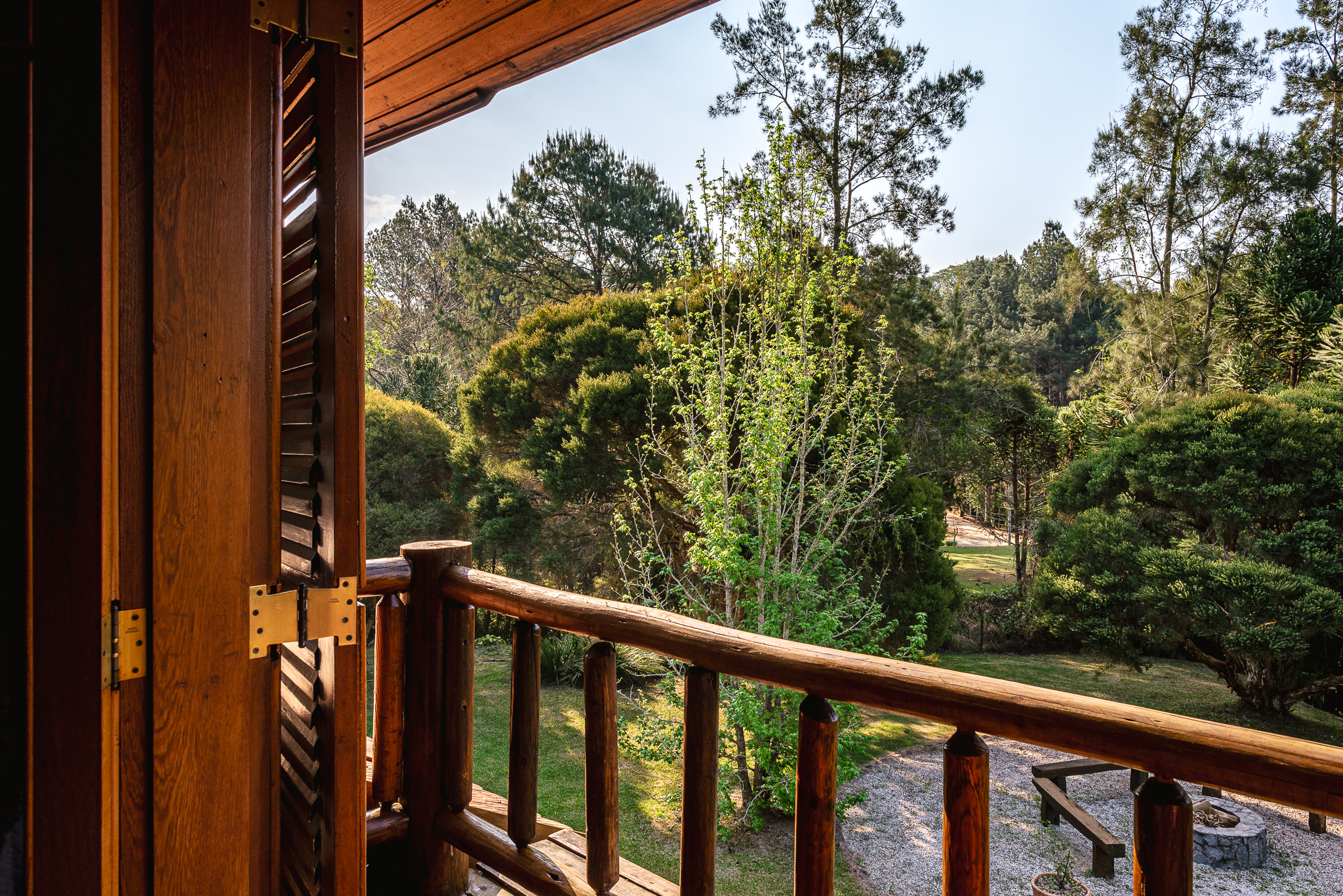 Casa à venda com 4 suítes no Condomínio Country Club em Santo Antônio do Pinhal/SP.