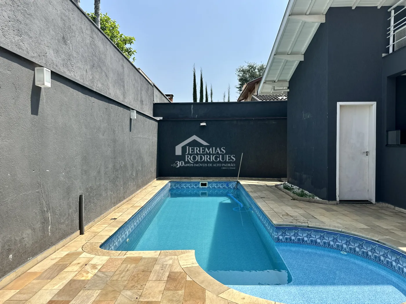 Sobrado com 3 dormitórios, 302 m2 - Condomínio Campos do Conde II - Tremembé/SP.