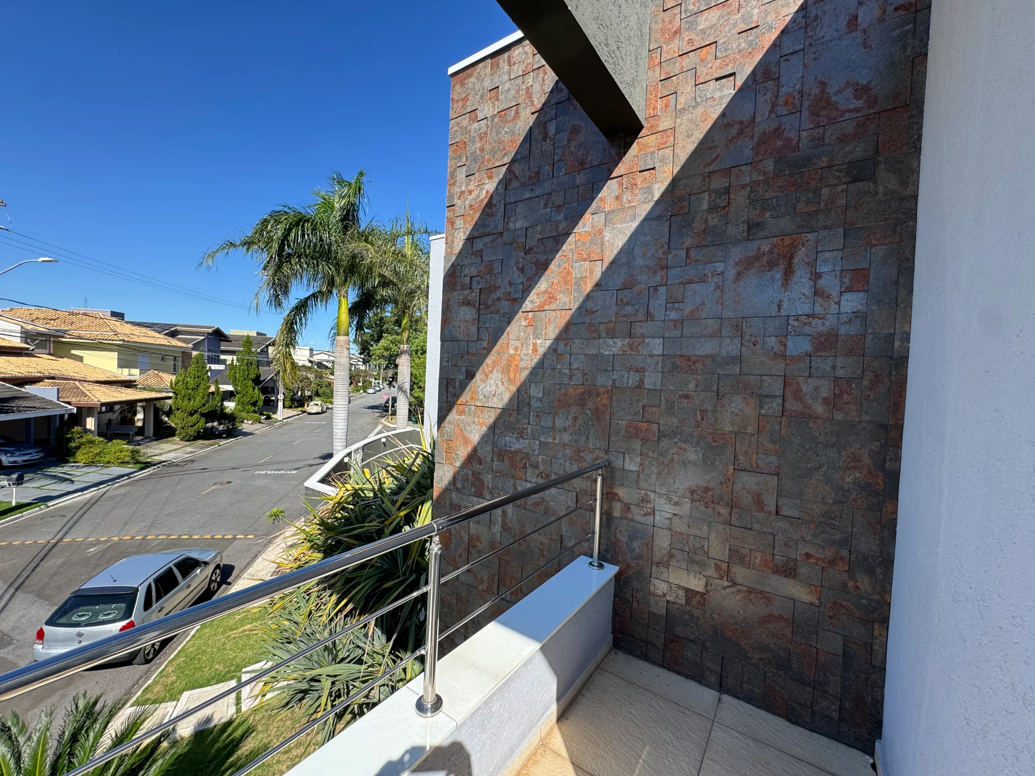 Casa para venda e locação com 3 dormitórios no Condomínio Campos do Conde III em Tremembé/SP.