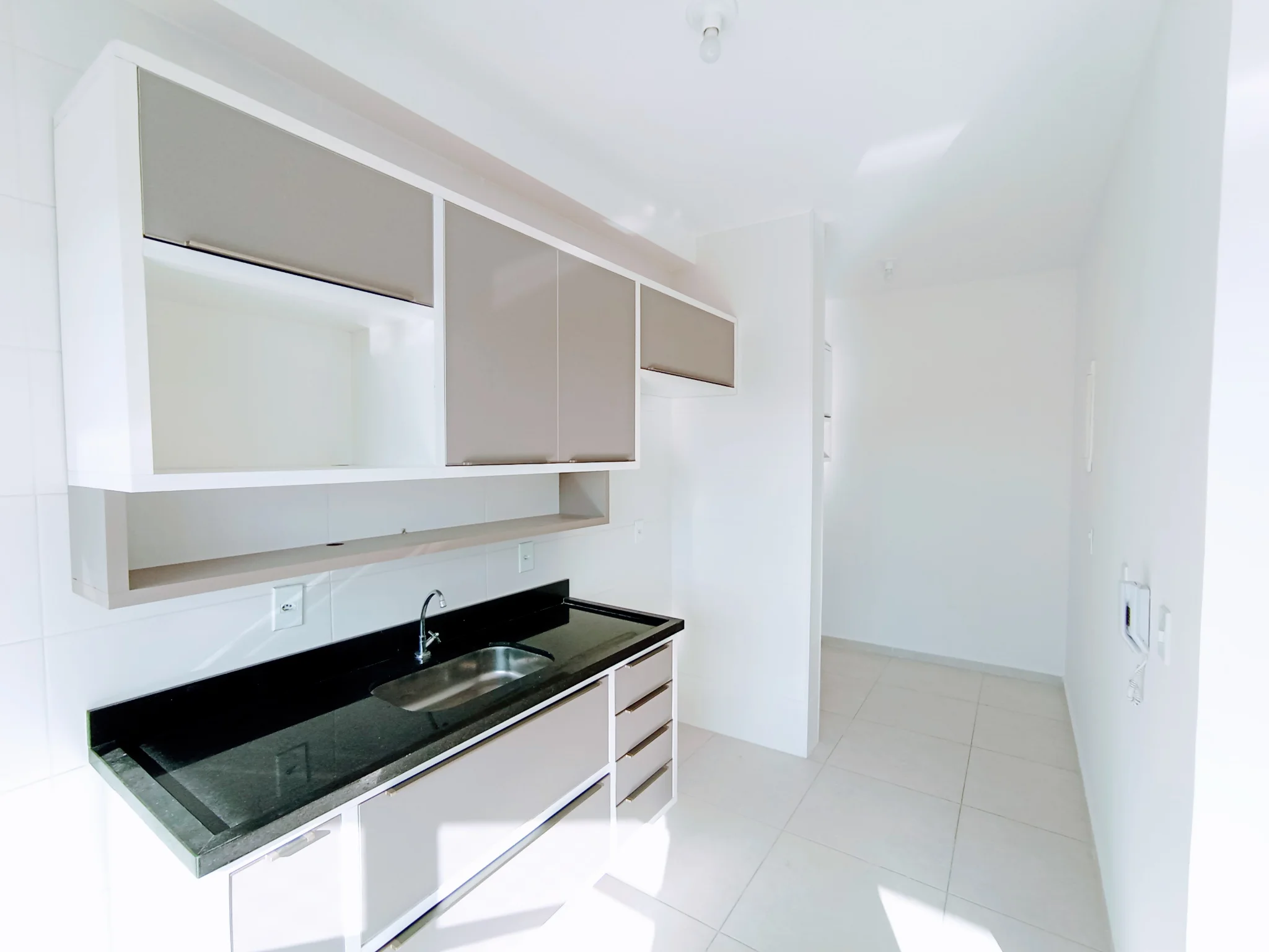 Apartamento para locação com 2 dormitórios, 72 m² no Residencial Allure em Taubaté/SP.