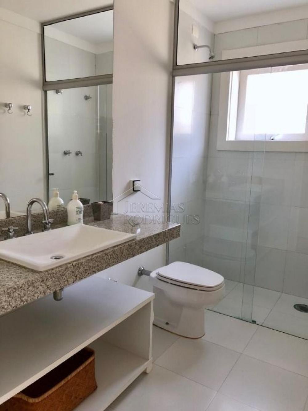 Casa à venda com 7 suítes no Recanto Araucária em Campos do Jordão/SP.