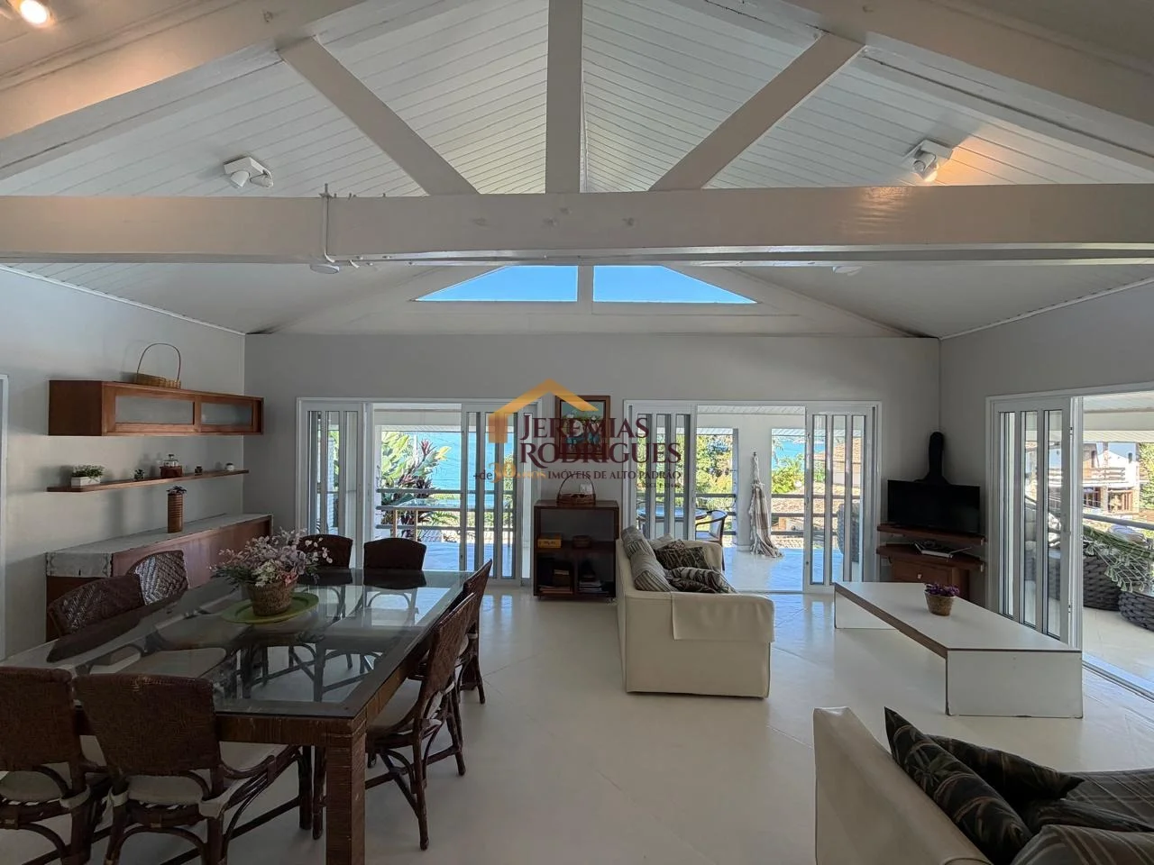 Casa à venda no Condomínio Santa Rita em Ubatuba/SP.