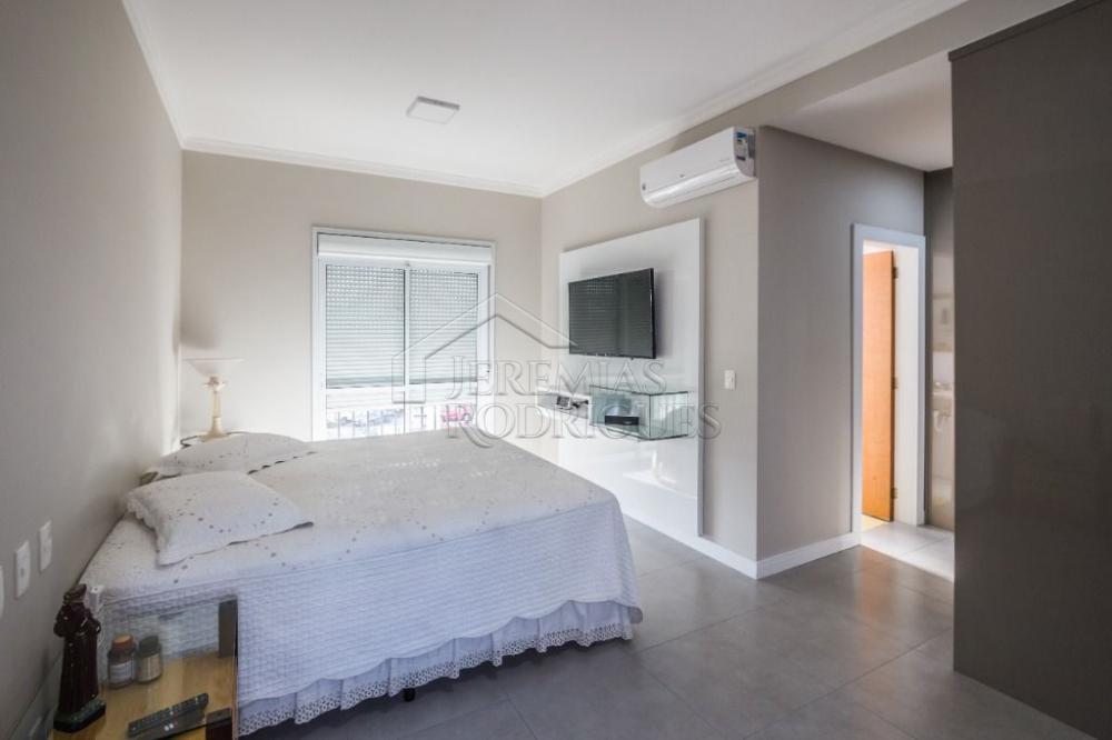 Apartamento à venda com 4 suítes no Condomínio Des Arts em Taubaté. 