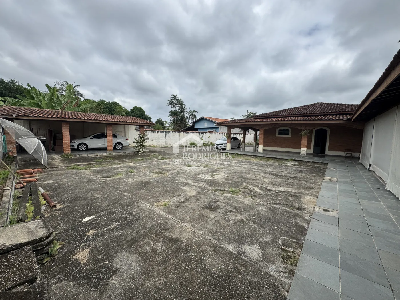 Área com imóvel residencial para venda no bairro Crispim em Pindamonhangaba/SP
