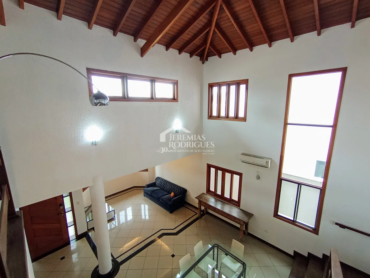 Casa para venda e locação com 3 dormitórios no Condomínio Taubaté Village em Taubaté/SP