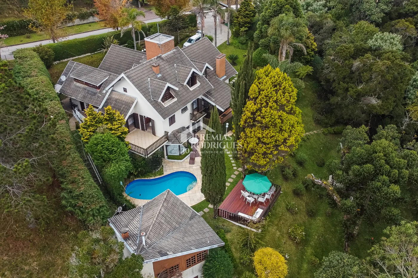 Casa com 4 dormitórios, 450 m² - Atalaia - Campos do Jordão/SP