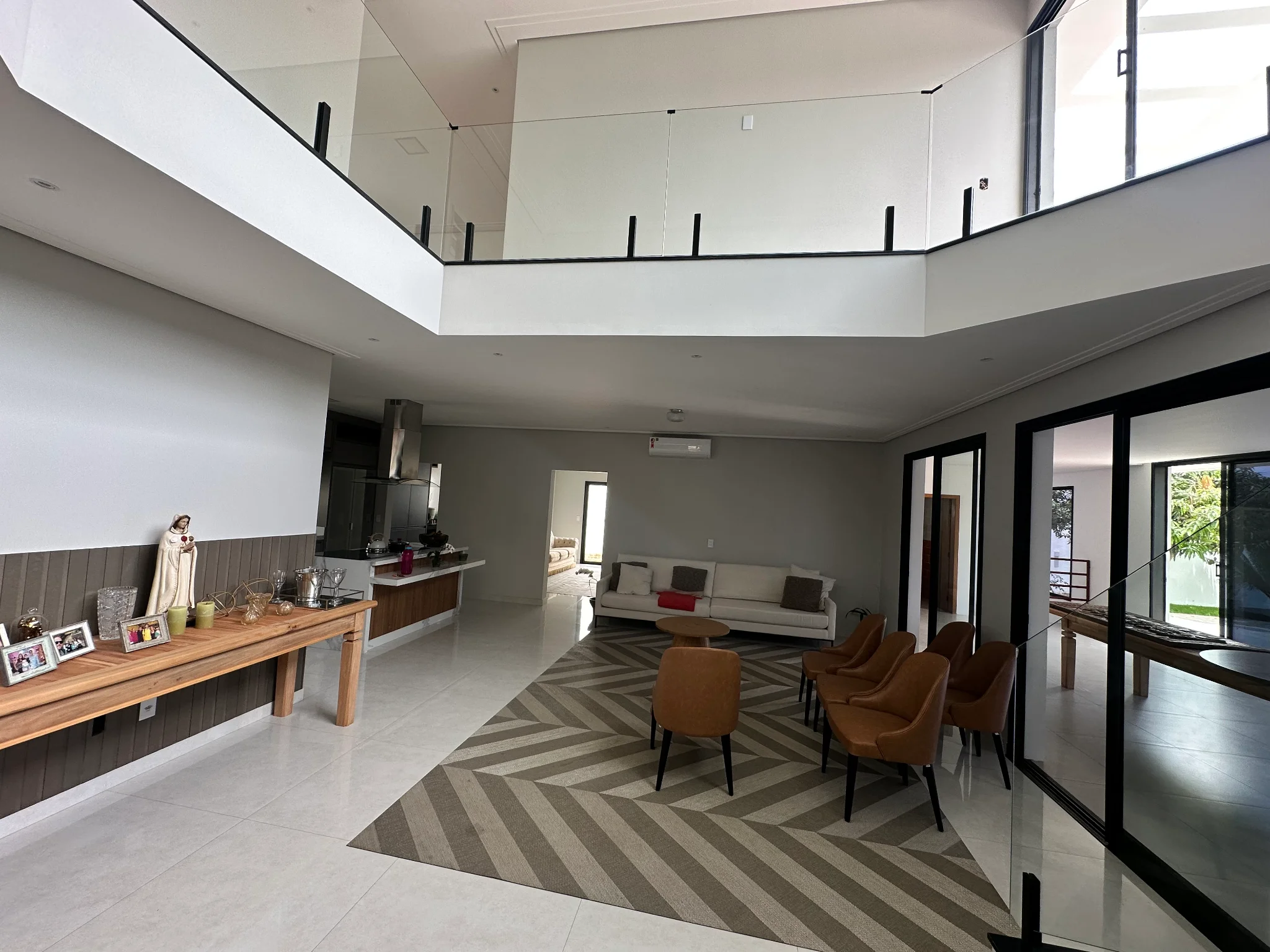 Casa para locação no Condomínio Reserva dos Lagos em Pindamonhangaba/SP.