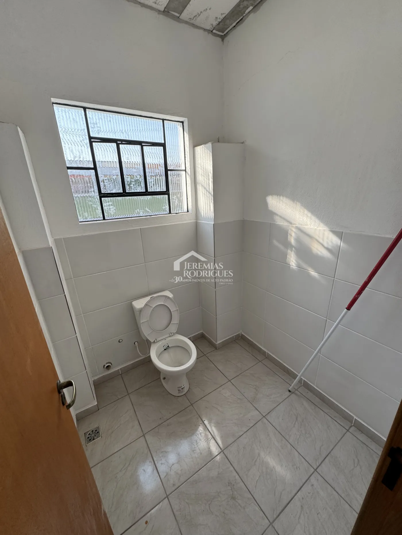 Galpão para venda e locação no bairro Crispim em Pindamonhangaba/SP.