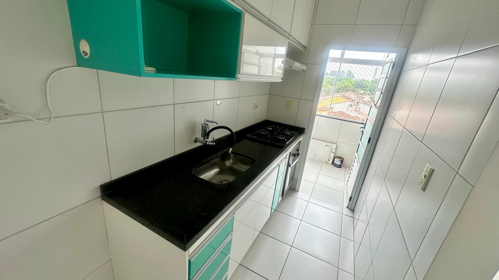 Apartamento para locação com 2 dormitórios no Condomínio Andrade em Pindamonhangaba/SP. 