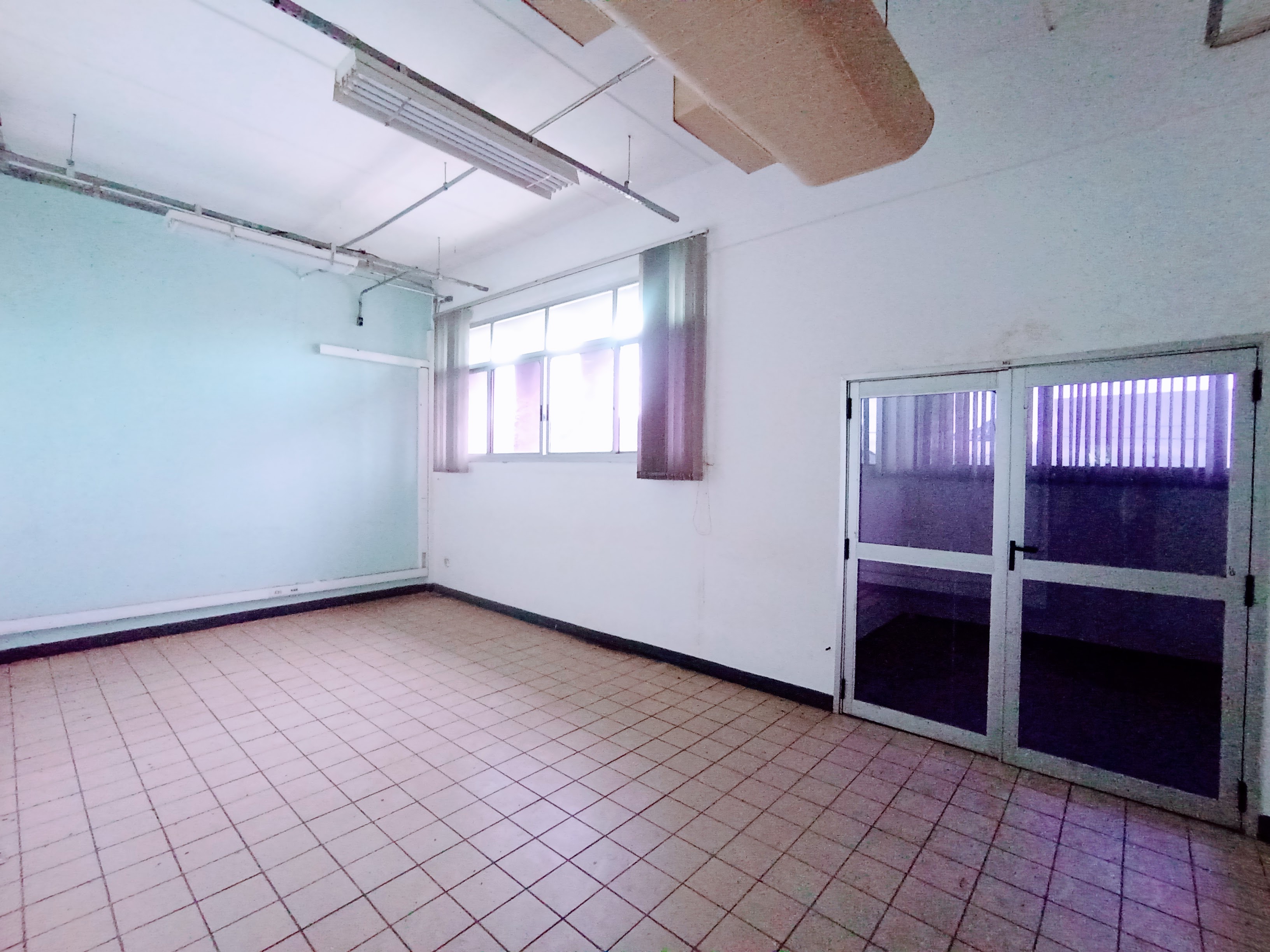 Prédio para venda e locação, 6.000 m² no bairro Jardim Independência em Taubaté/SP.