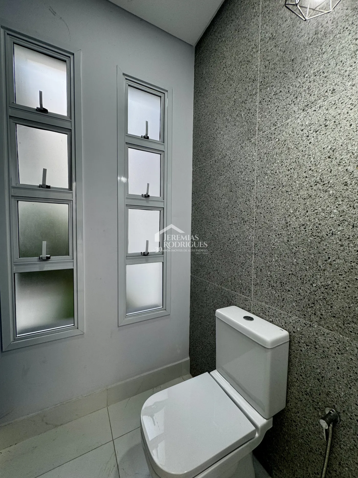 Casa para venda com 3 suítes no Condomínio Reserva dos Lagos em Pindamonhangaba/SP