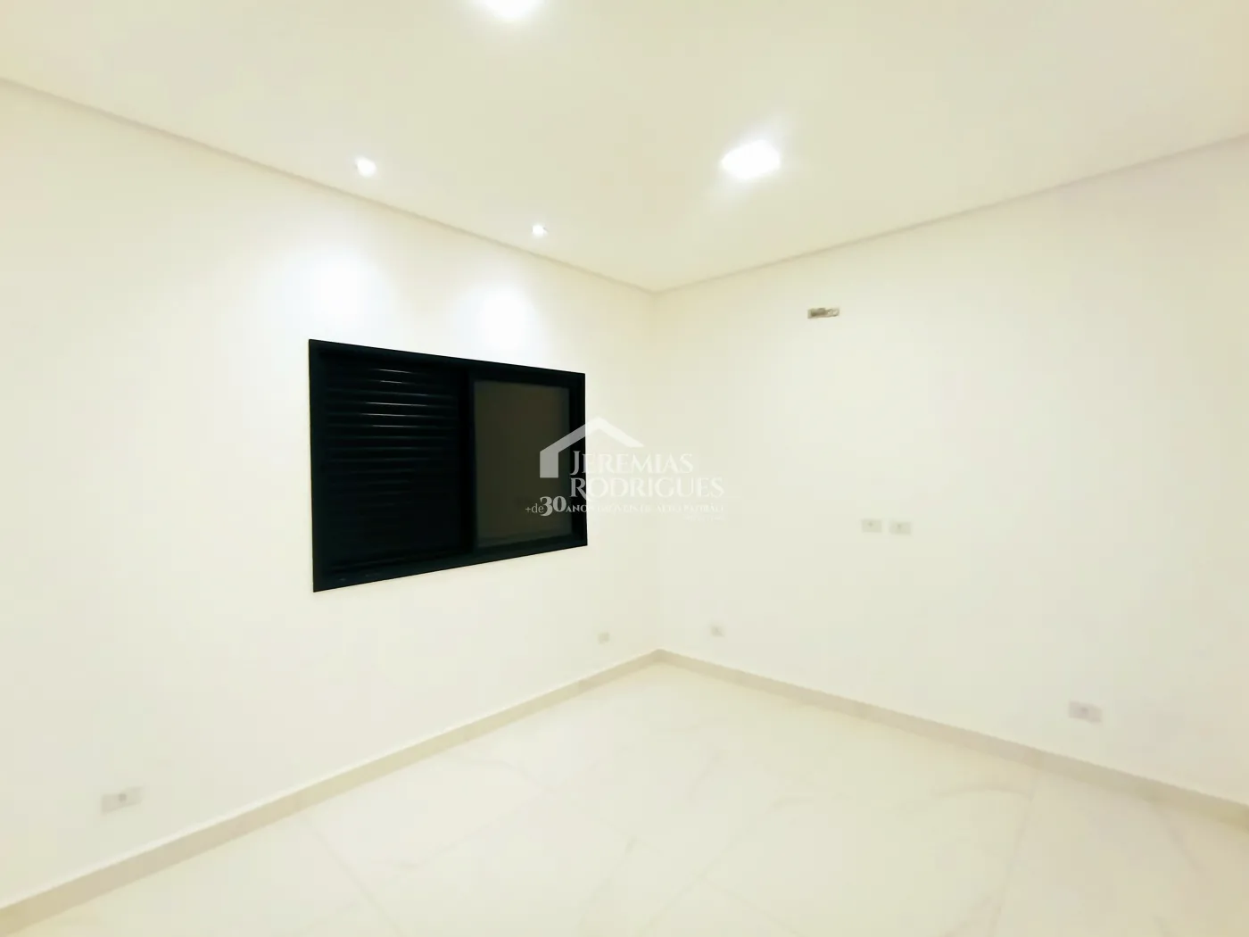 Casa assobradada à venda com 4 dormitórios no Condomínio Cyrella Landscape emTaubaté/SP.