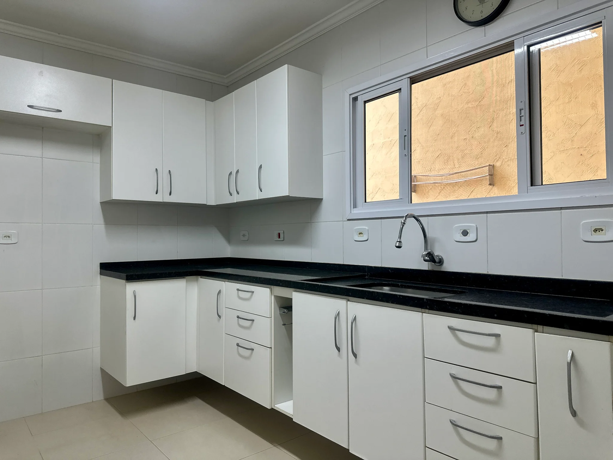 Casa com 3 dormitórios disponível para locação no Condomínio Bosque dos Pássaros em Tremembé/SP