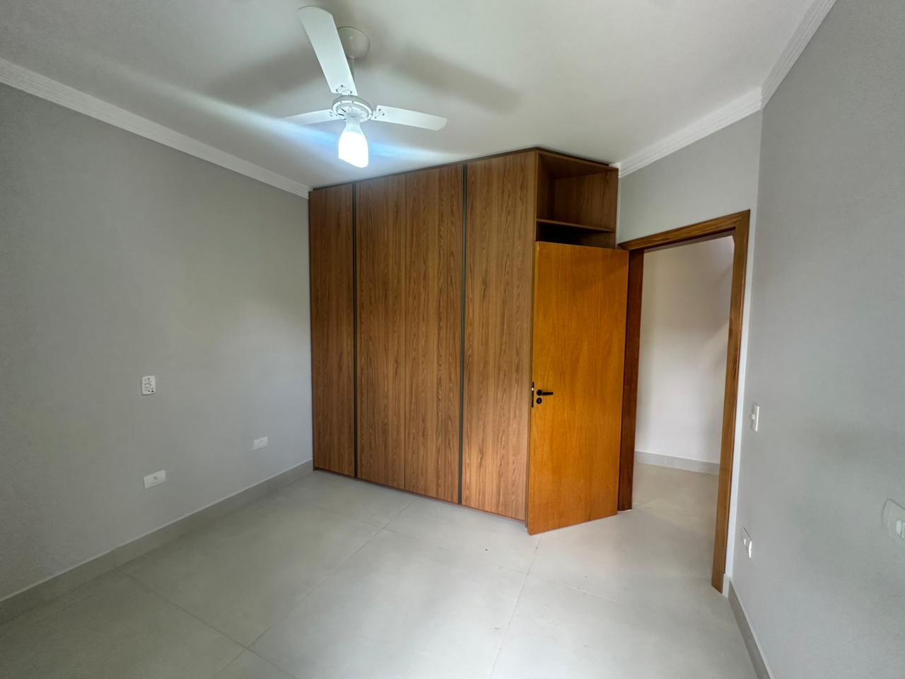 Casa para venda e locação com 3 dormitórios no Condomínio Pinheiros em Tremembé/SP. 