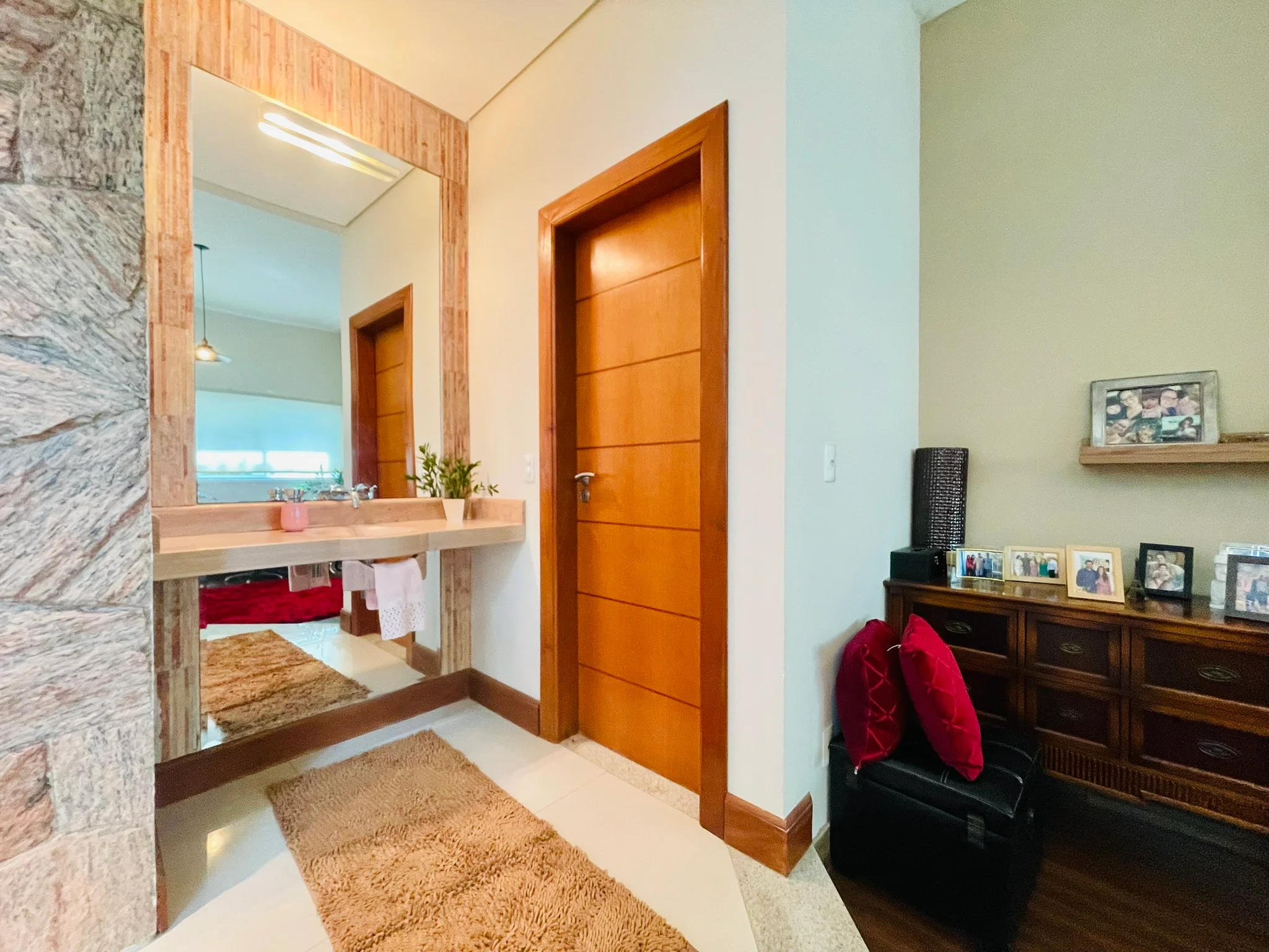 Casa à venda com 4 dormitórios no Condomínio Campos do Conde II em Tremembé/SP.