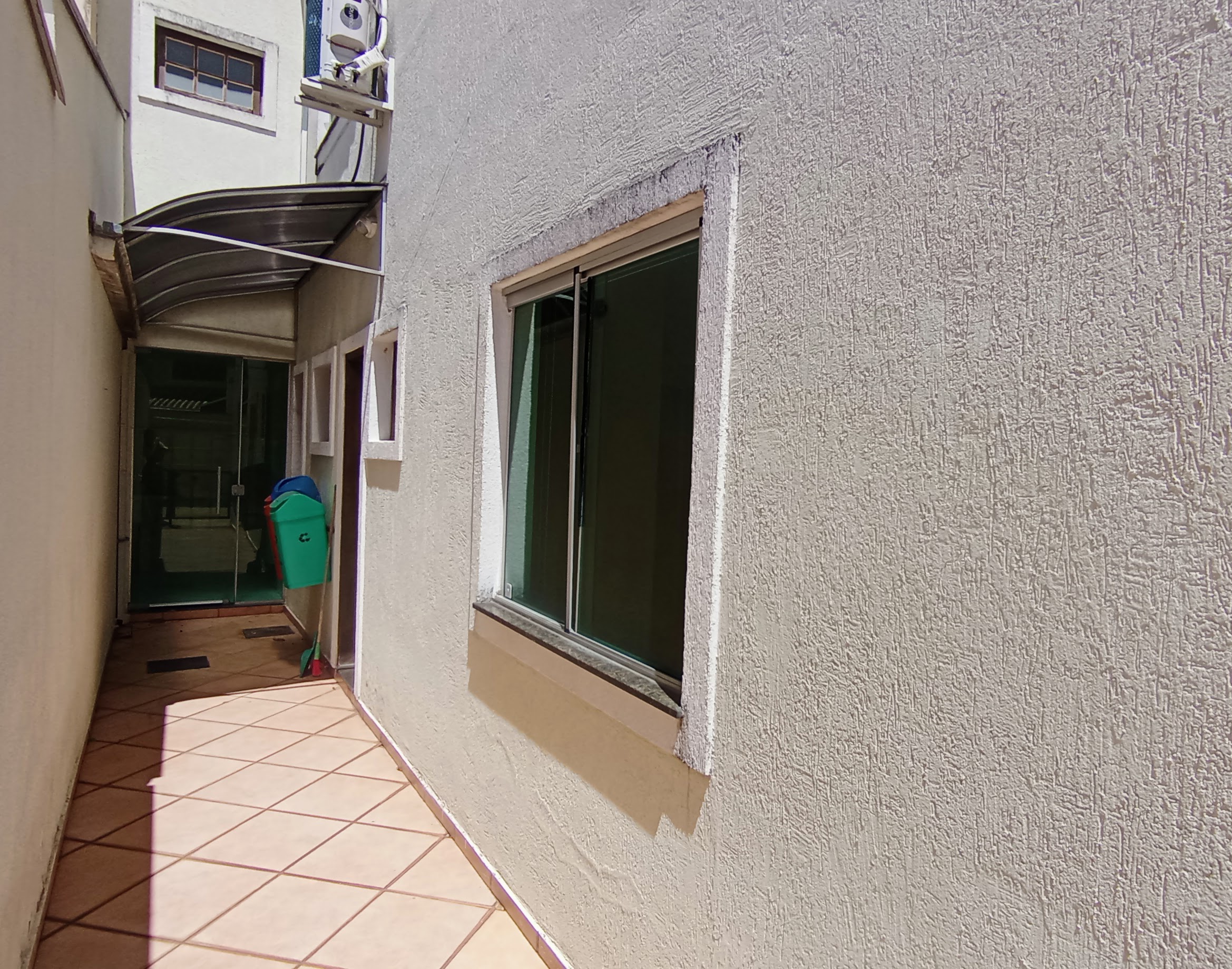 Casa para venda e locação com 3 dormitórios no Condomínio Vale dos Príncipes em Taubaté/SP.