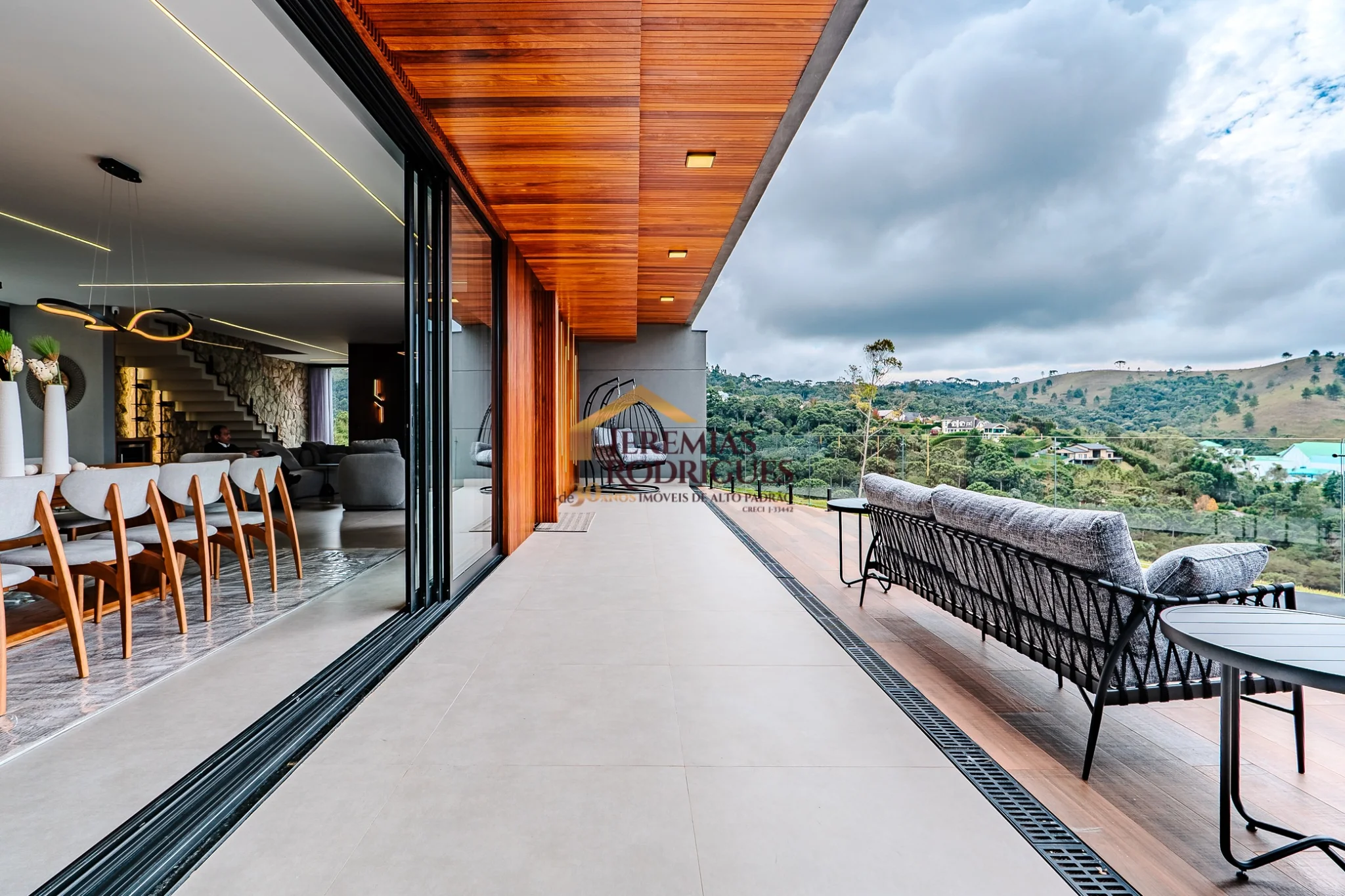 Casa à venda no Condomínio Iporanga em Campos do Jordão/SP.