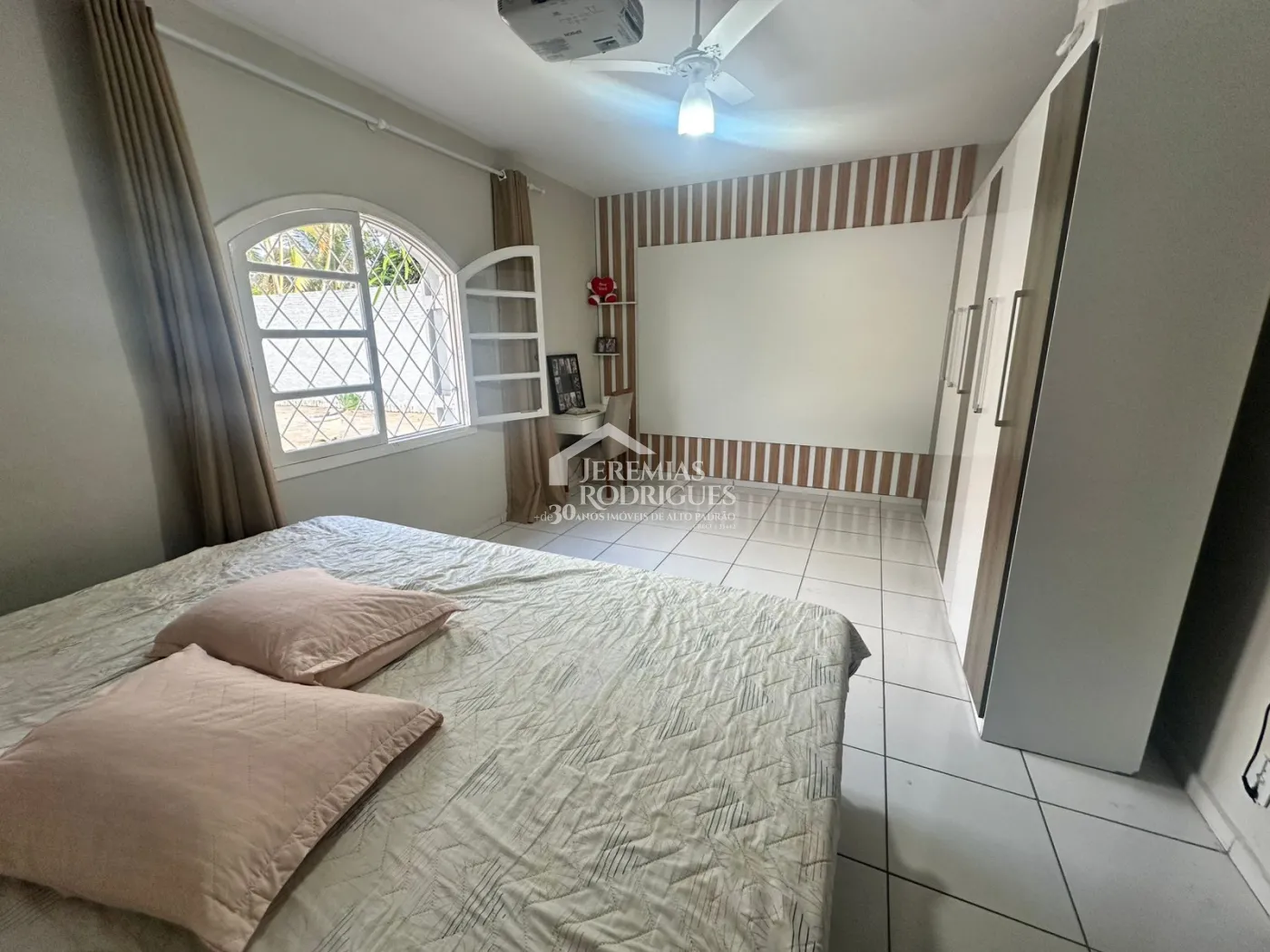 Casa para venda e locação com 3 dormitórios no bairro Jardim Residencial Doutor Lessa em Pindamonhangaba/SP