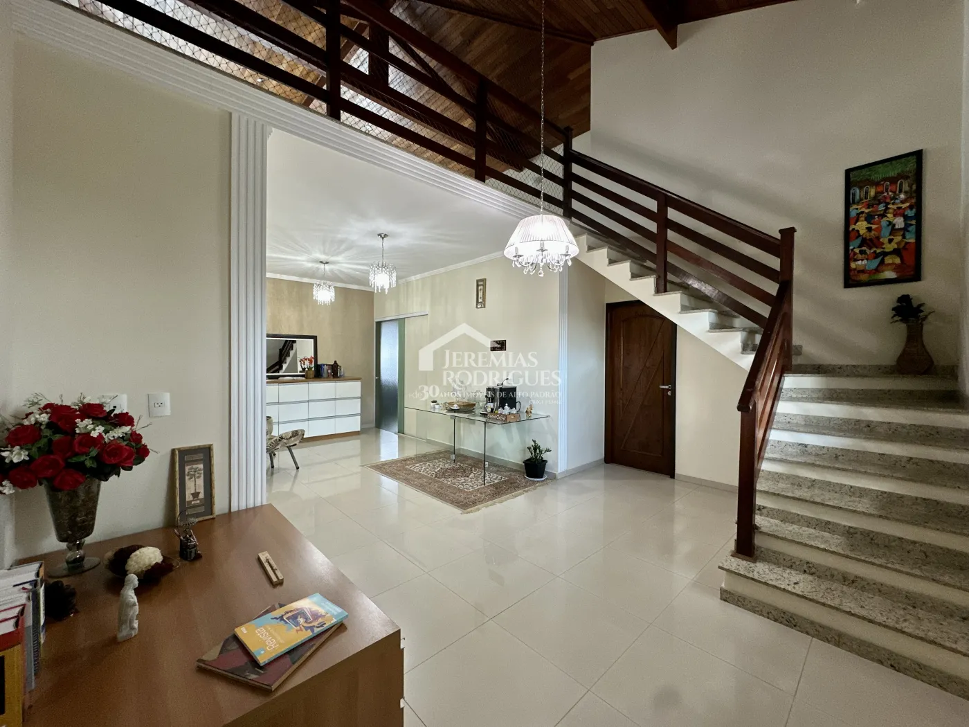 Casa comercial com 320 m² - Chácara Guizard - Taubaté/SP.