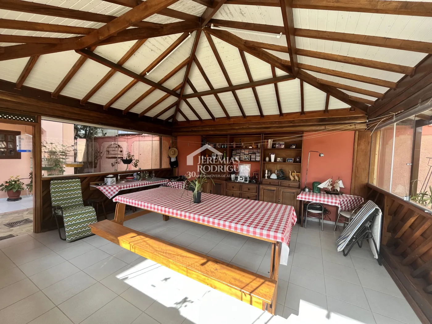 Sobrado com 3 dormitórios, 825 m2 - Residencial Doutor Lessa em Pindamonhangaba/SP