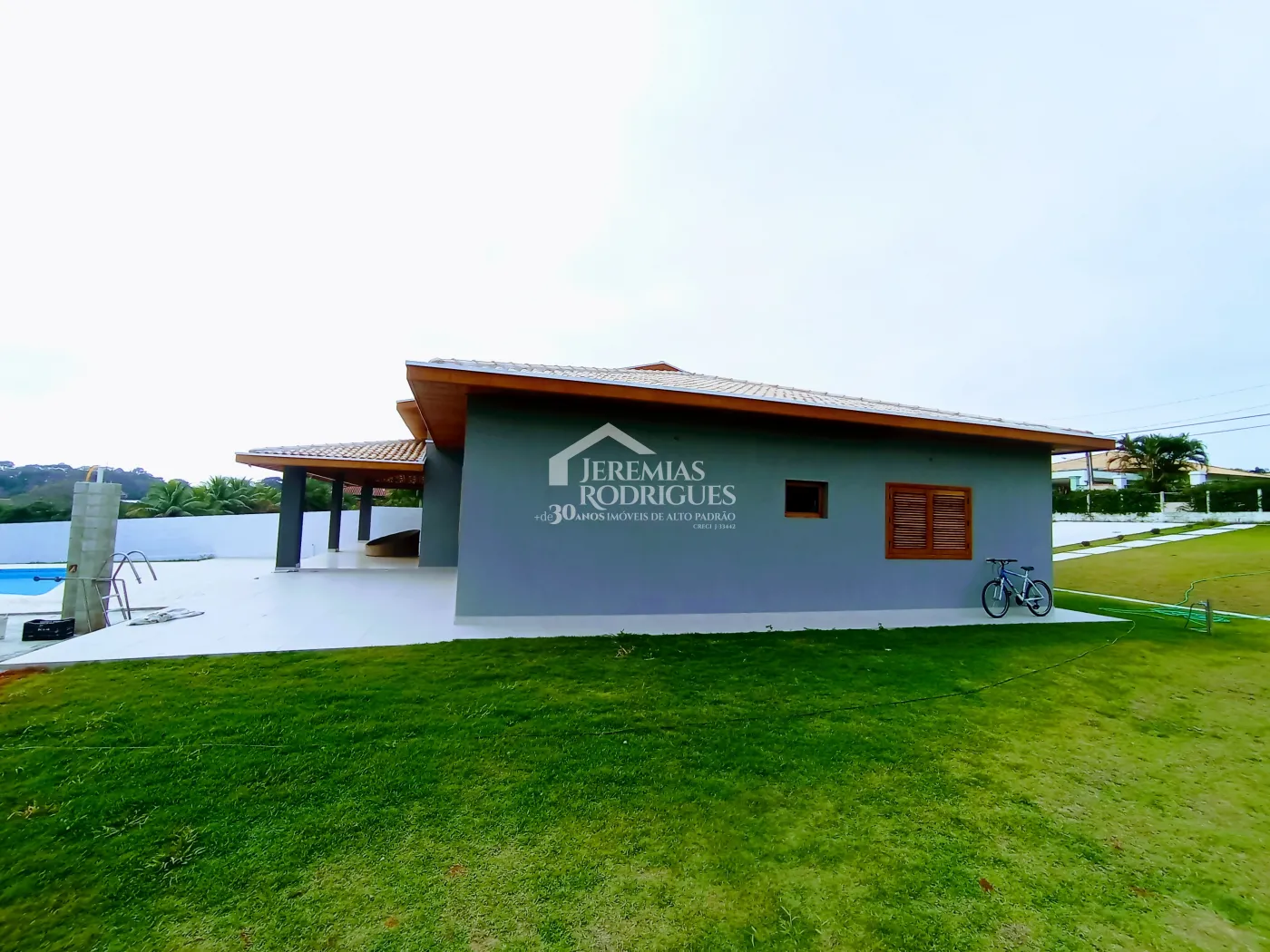 Casa à venda com 4 dormitórios no Condomínio Chácaras Cataguá em Taubaté/SP