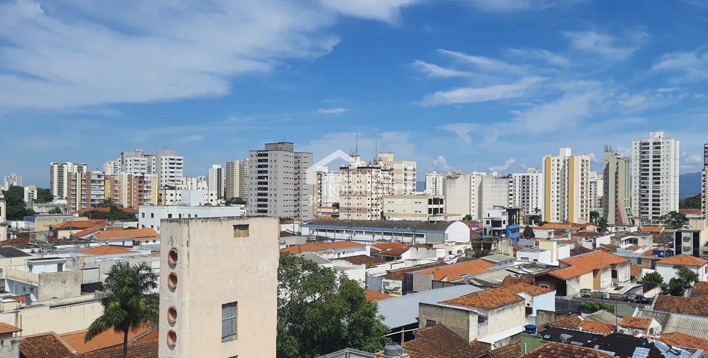 Prédio para venda com 32 kitnets mobiliadas e 07 lojas com renda no centro de Taubaté/SP