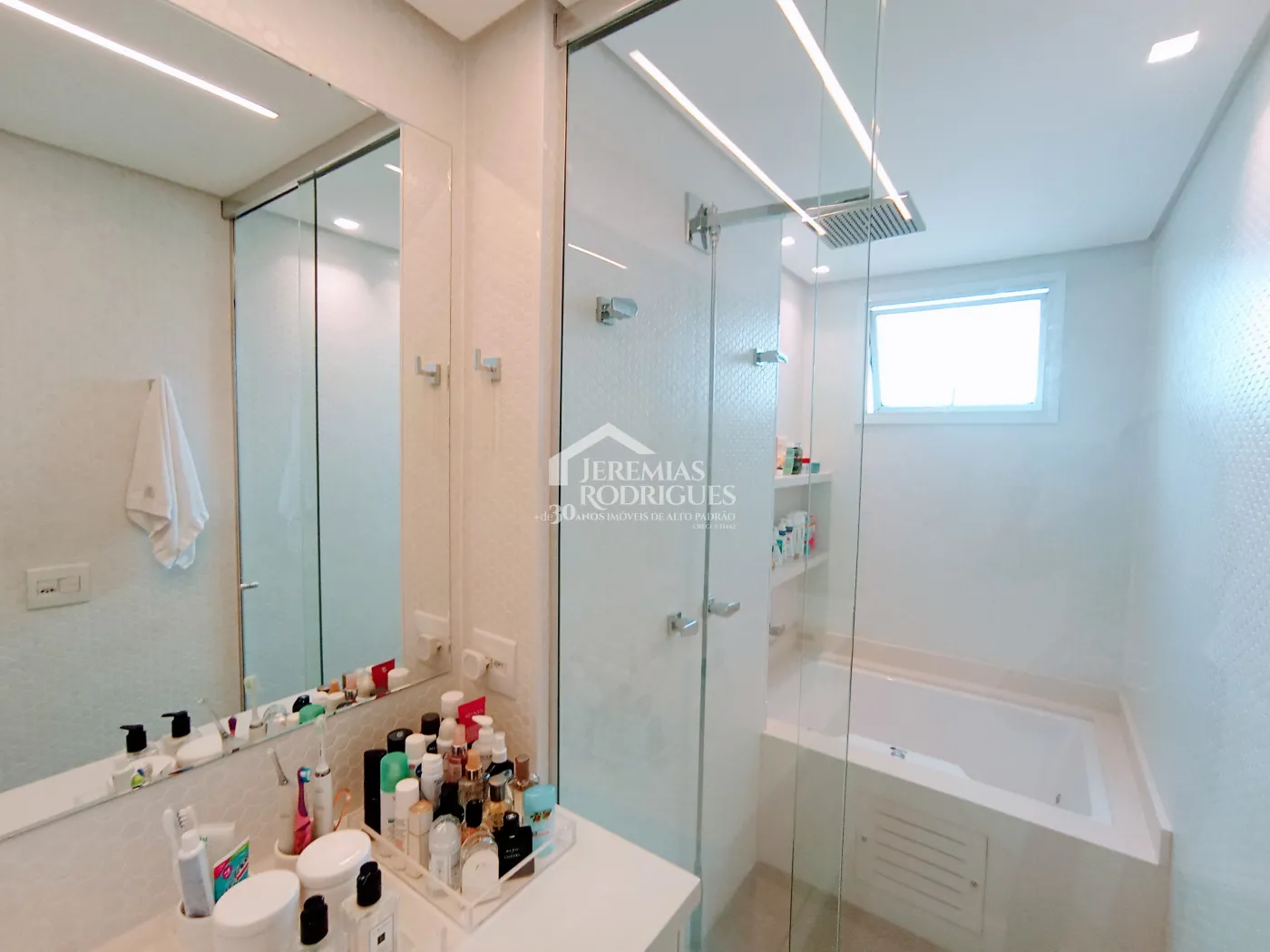 Cobertura duplex à venda com 3 dormitórios, 182 m² no Edifício Vert Residence em Taubaté/SP