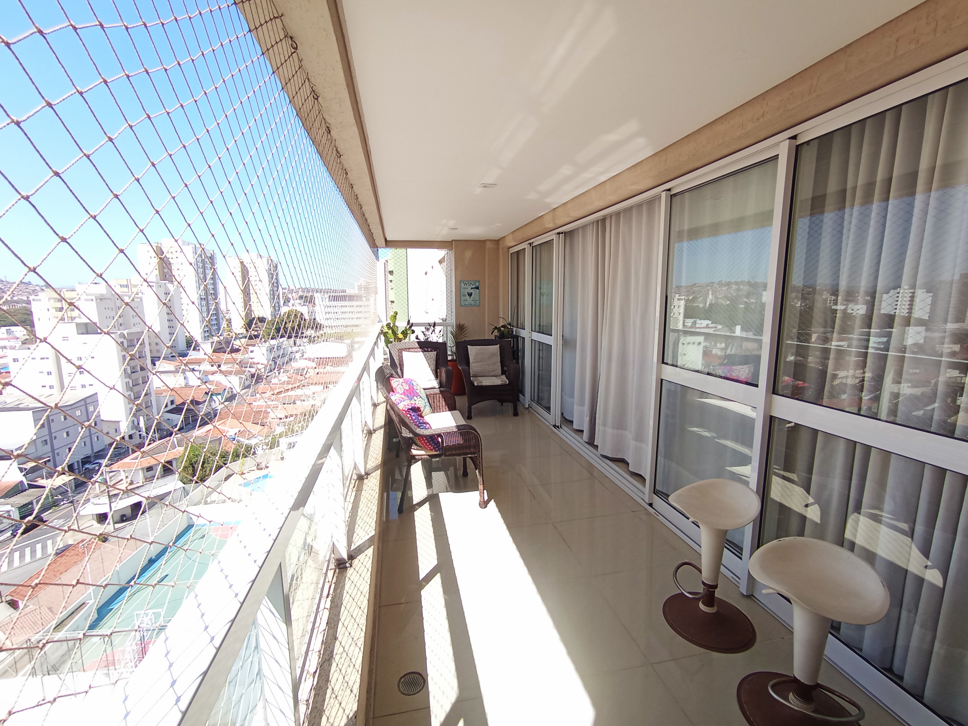 Apartamento à venda com 3 dormitórios, 150 m² no Edifício Jardim das Figueiras em Taubaté/SP