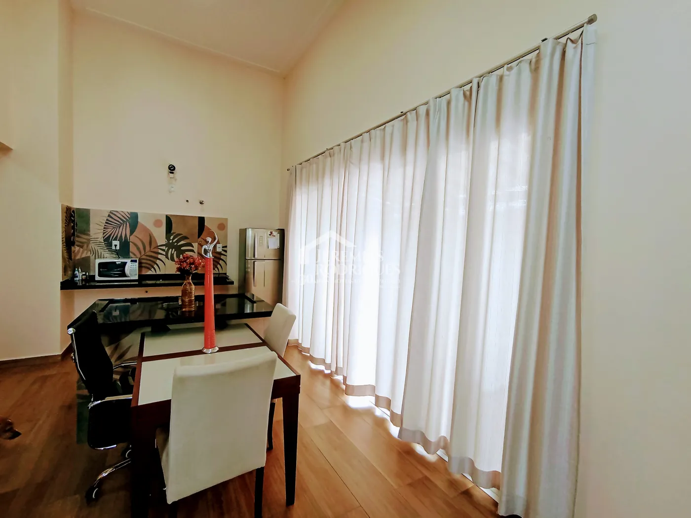 Casa para venda com 2 dormitórios no Residencial Charles Schineider em Taubaté/SP