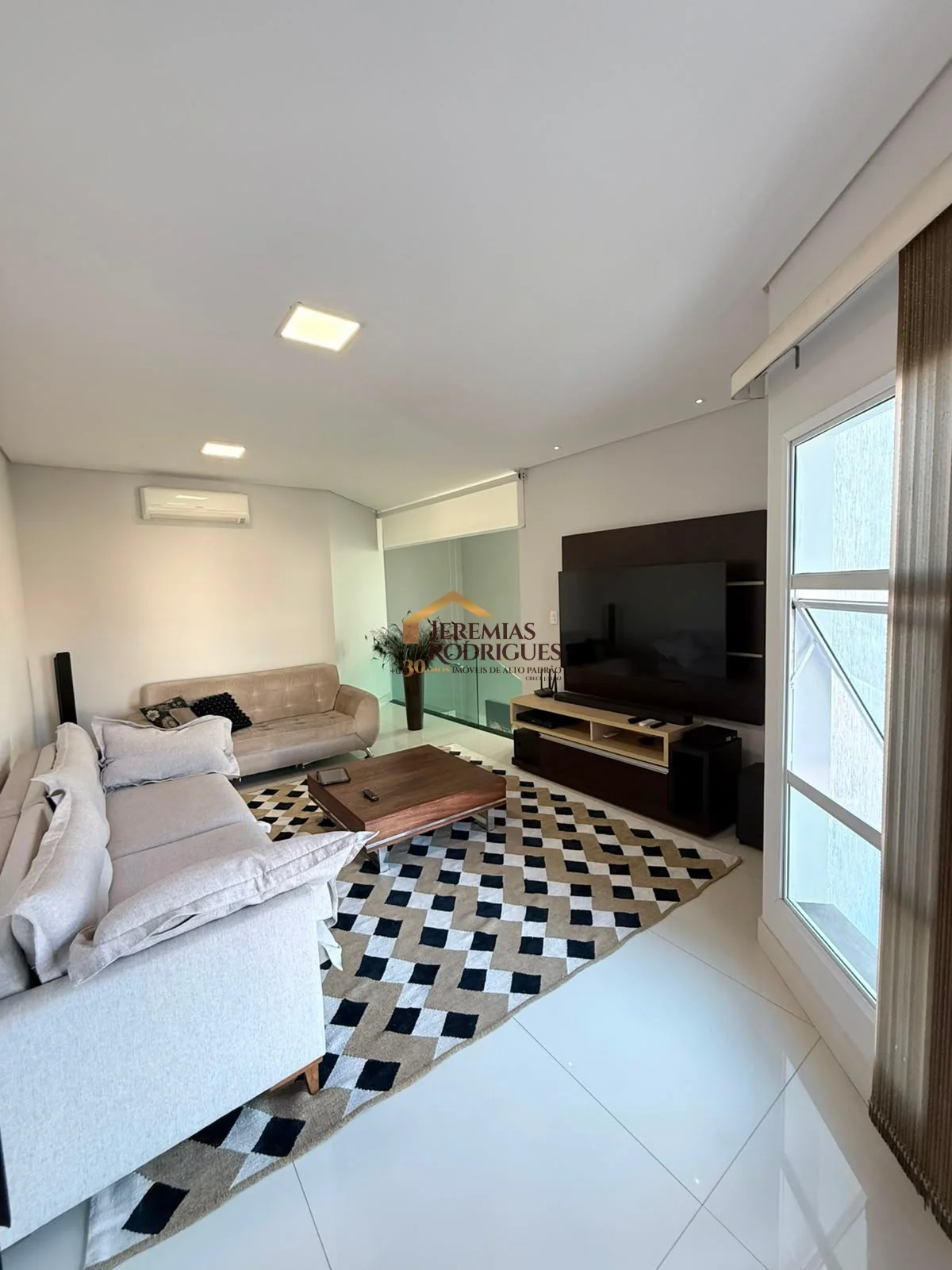 Casa à venda no Condomínio Reserva dos Lagos em Pindamonhangaba/SP.