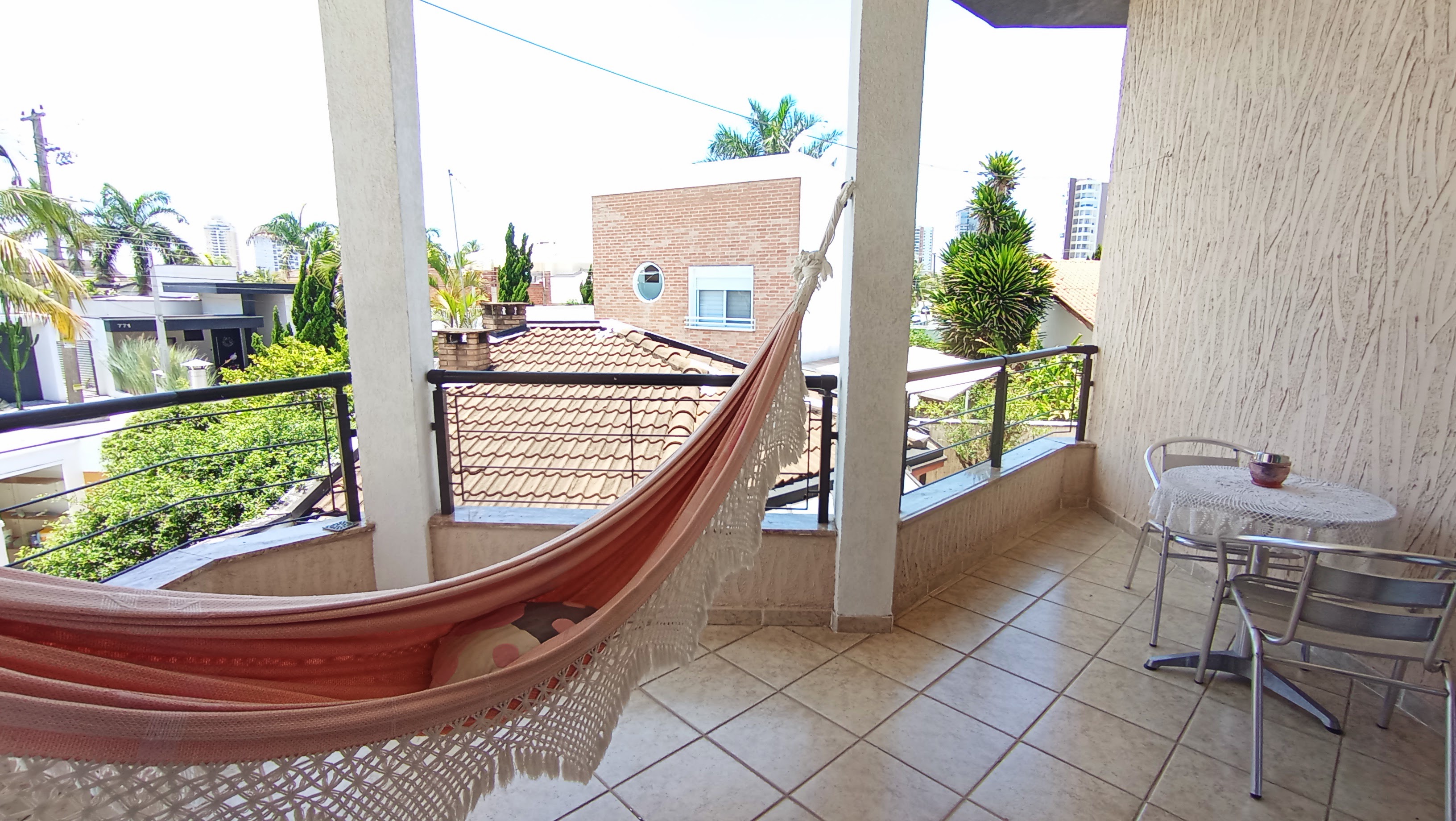 Casa à venda com 4 dormitórios no Condomínio Taubaté Village em Taubaté/SP.