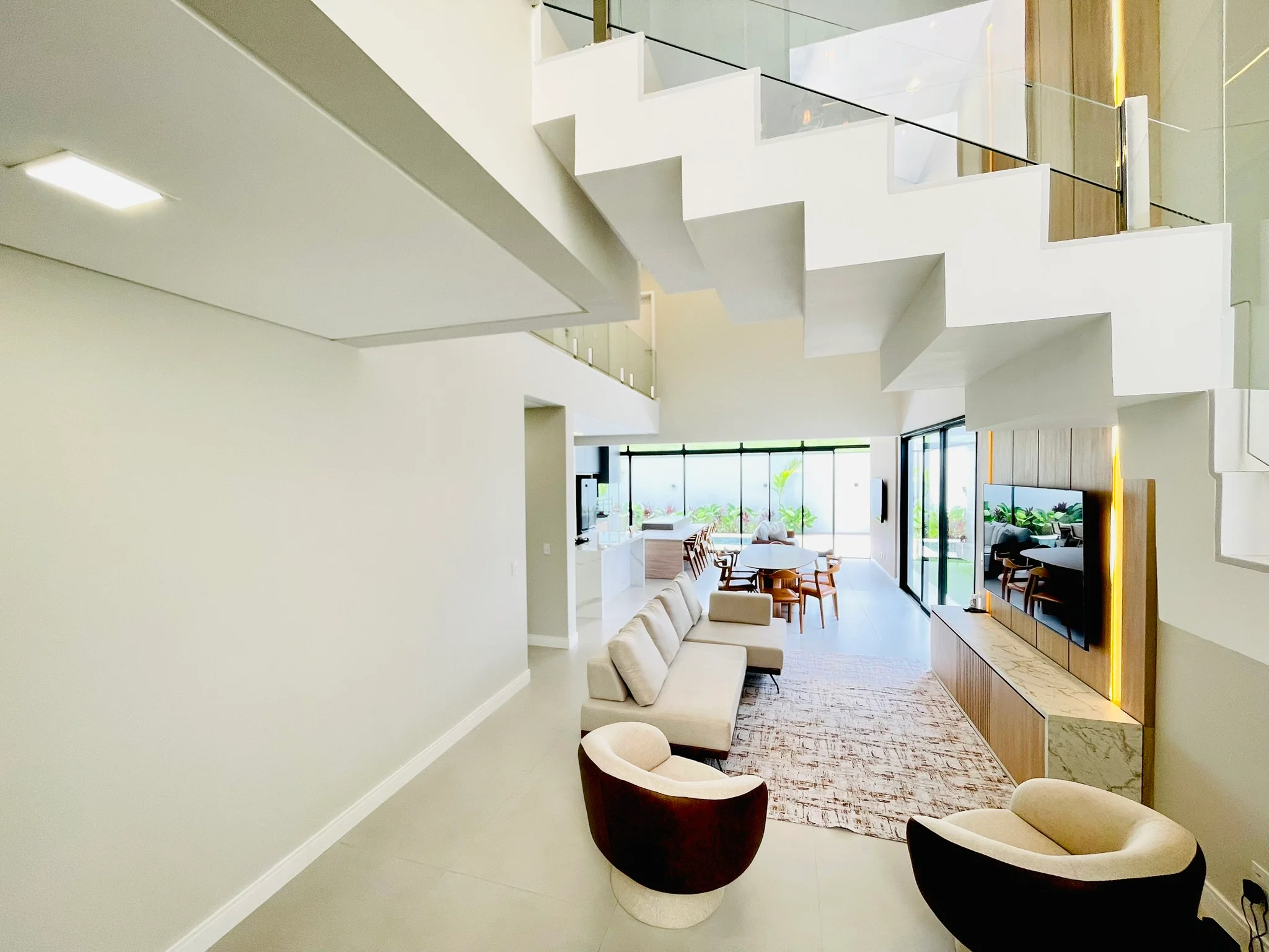 Casa à venda com 4 dormitórios no Condomínio Cyrela Landscape em Taubaté/SP. 