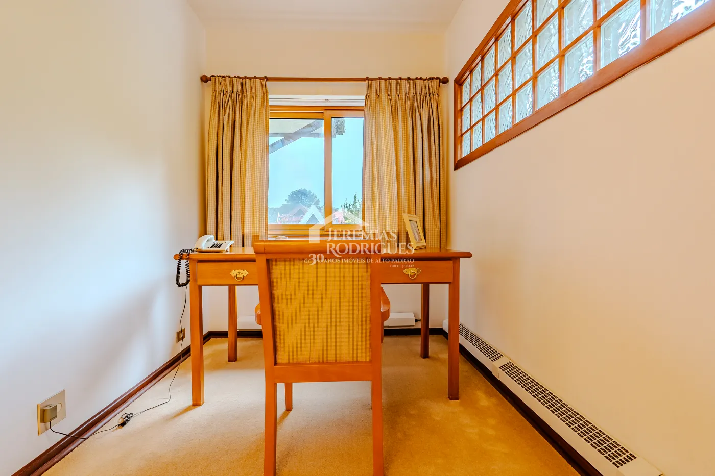 Casa com 4 suítes, 670 m² - Alto do Capivari - Campos do Jordão/SP.