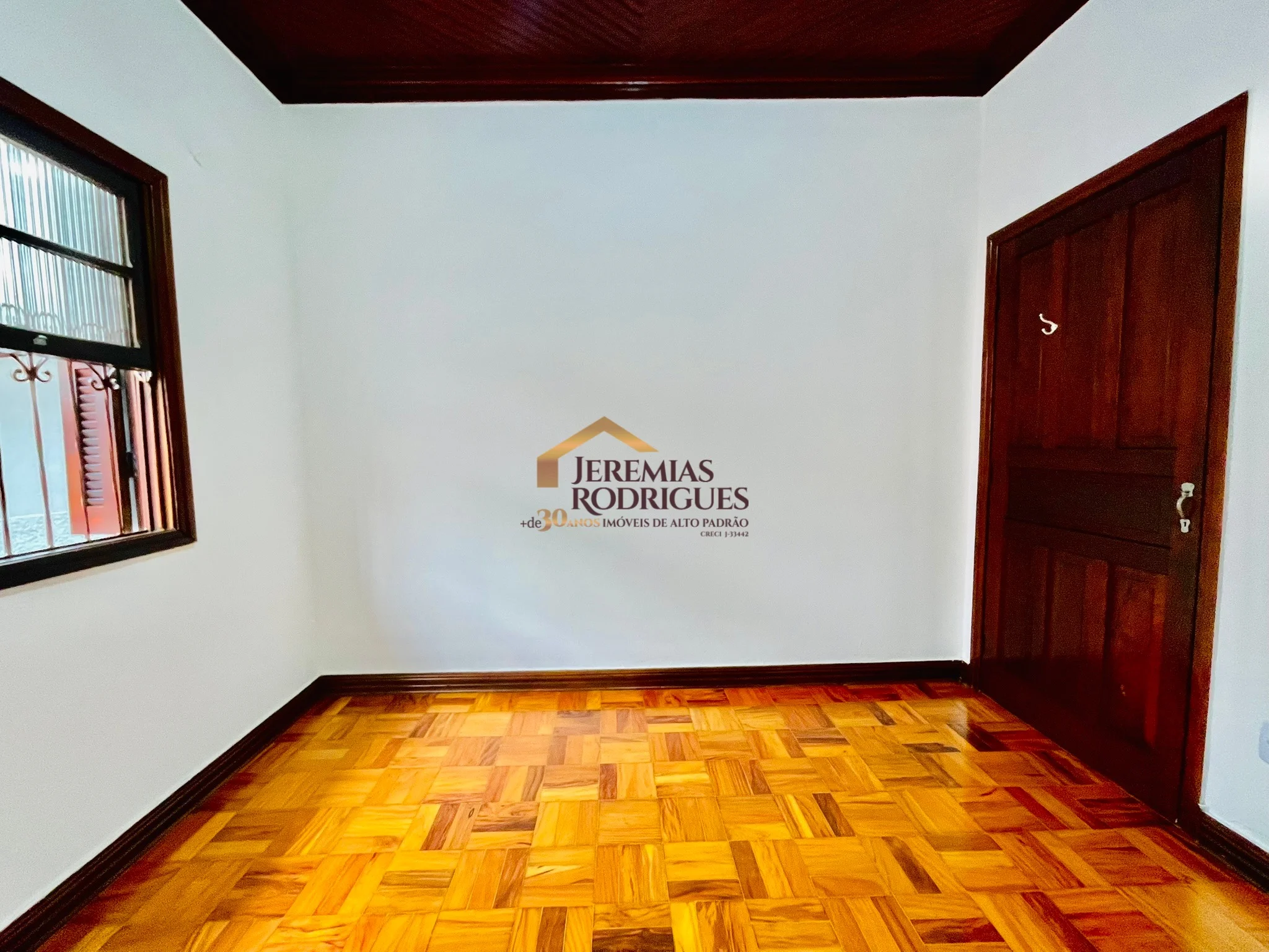 Casa para locação com estrutura para ponto comercial no Centro de Pindamonhangaba/SP. — foto 14