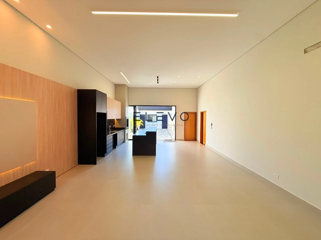 Casa Alto Padrão à Venda no Jardim Itália | 3 Suítes, Piscina Aquecida e Móveis Planejados