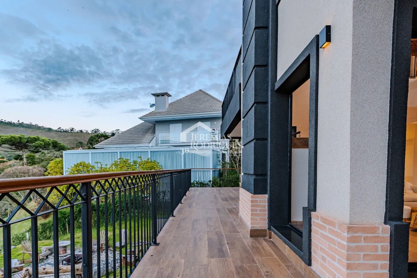 Casa à no Condomínio Recanto do Sol em Campos do Jordão/SP
