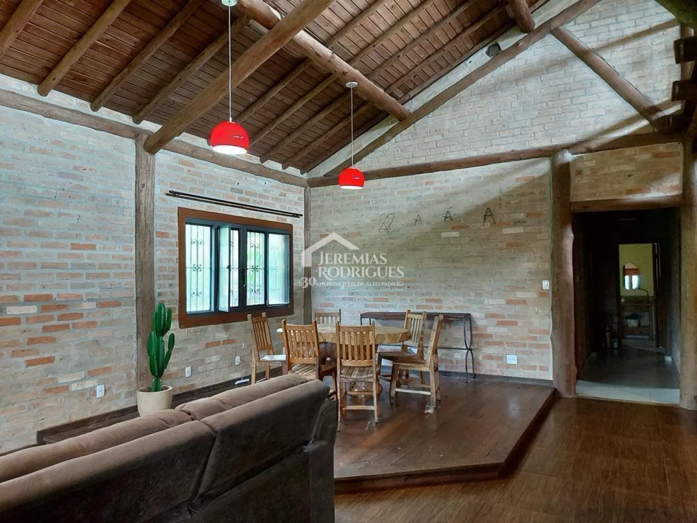 Chácara com 4 dormitórios, 268 m² - Mandú - Pindamonhangaba/SP.